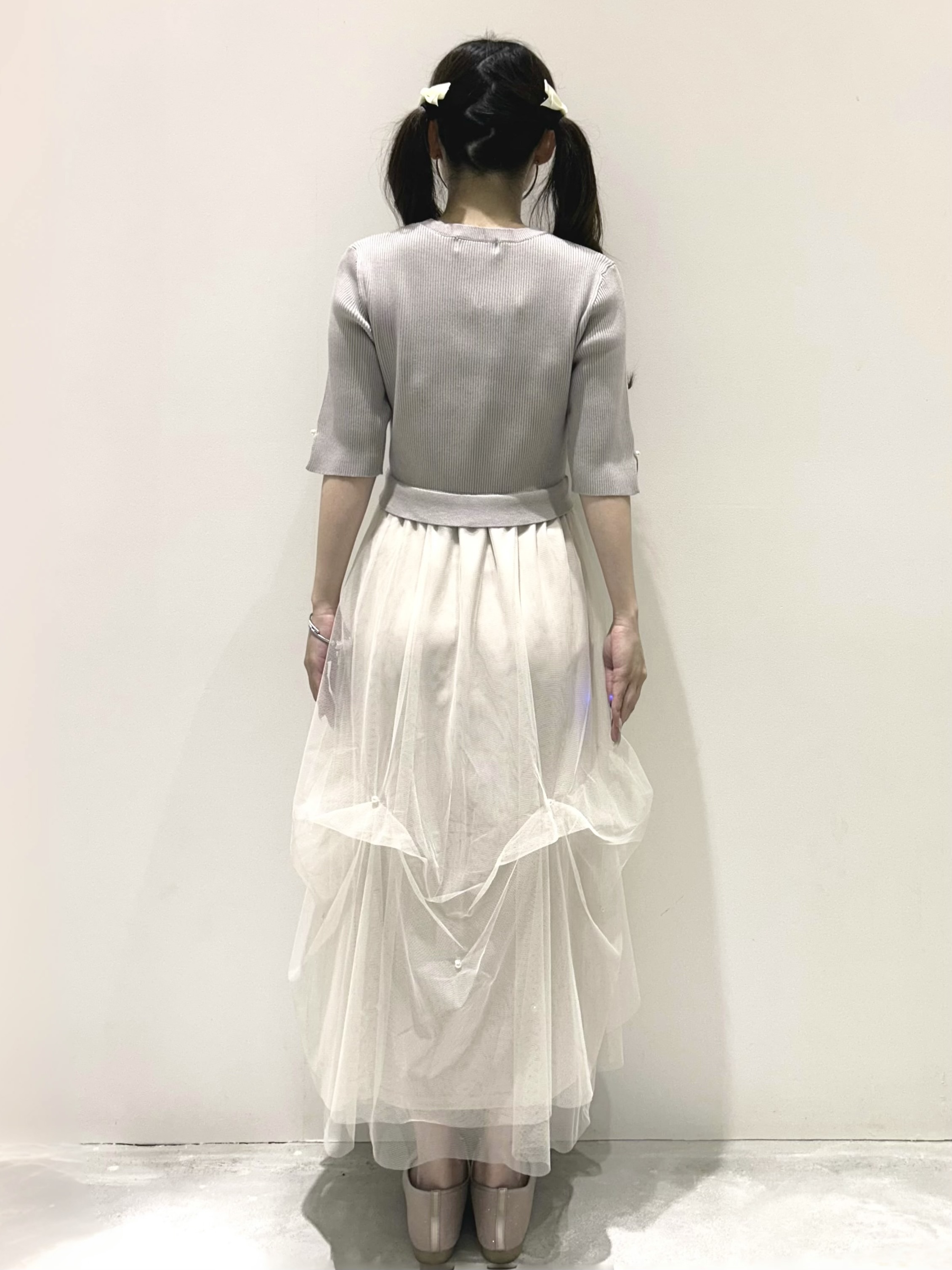 えぬさんの「OPAQUE.CLIP｜チュールパール調ドッキングニットワンピース【洗濯機OK／抗ピル】」を使ったコーディネート