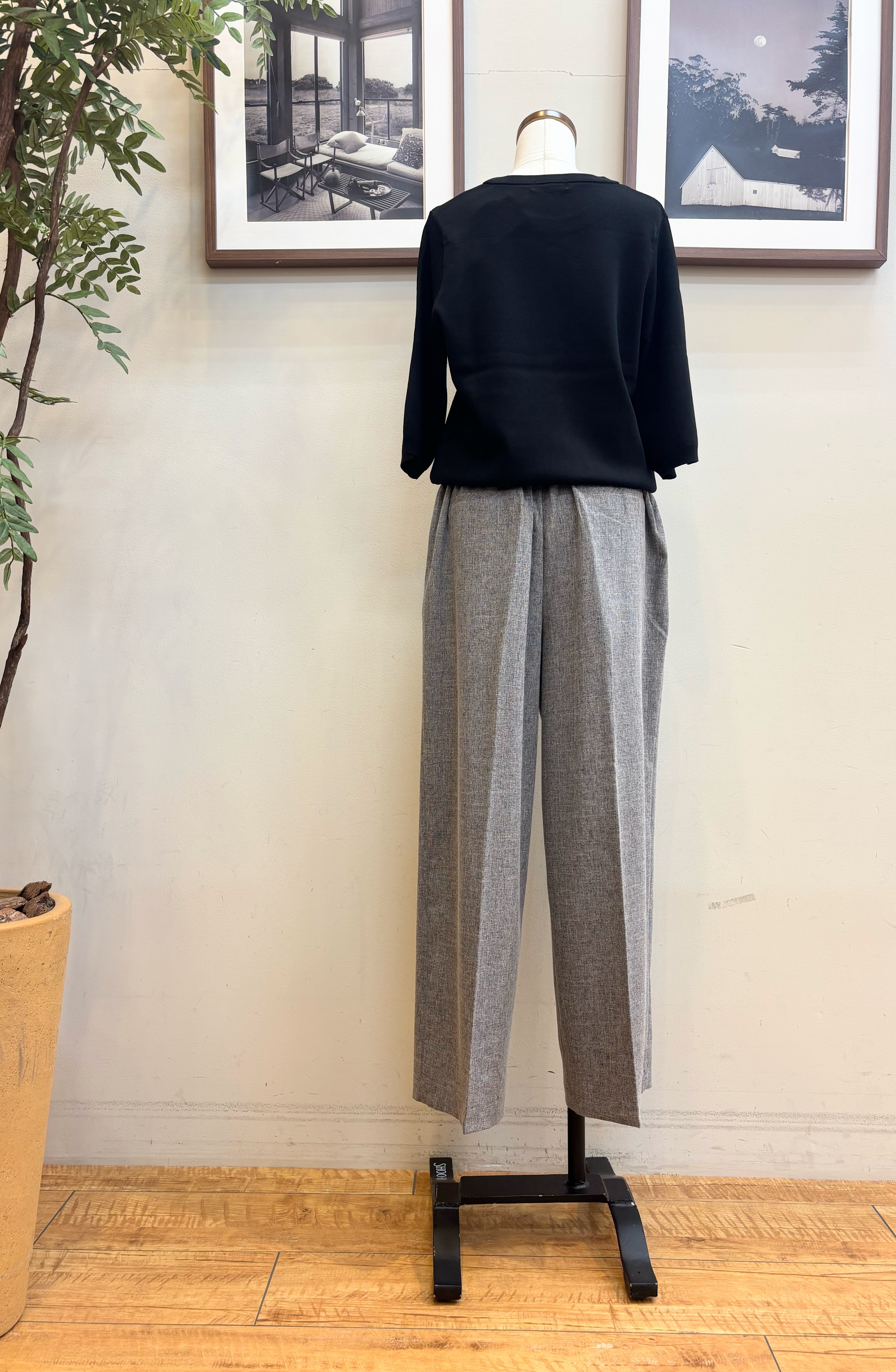 maiさんの「SHOO･LA･RUE｜【ガンガン洗える/ひんやり/UV/毛玉になりにくい】二の腕見せない 5分袖ニット」を使ったコーディネート