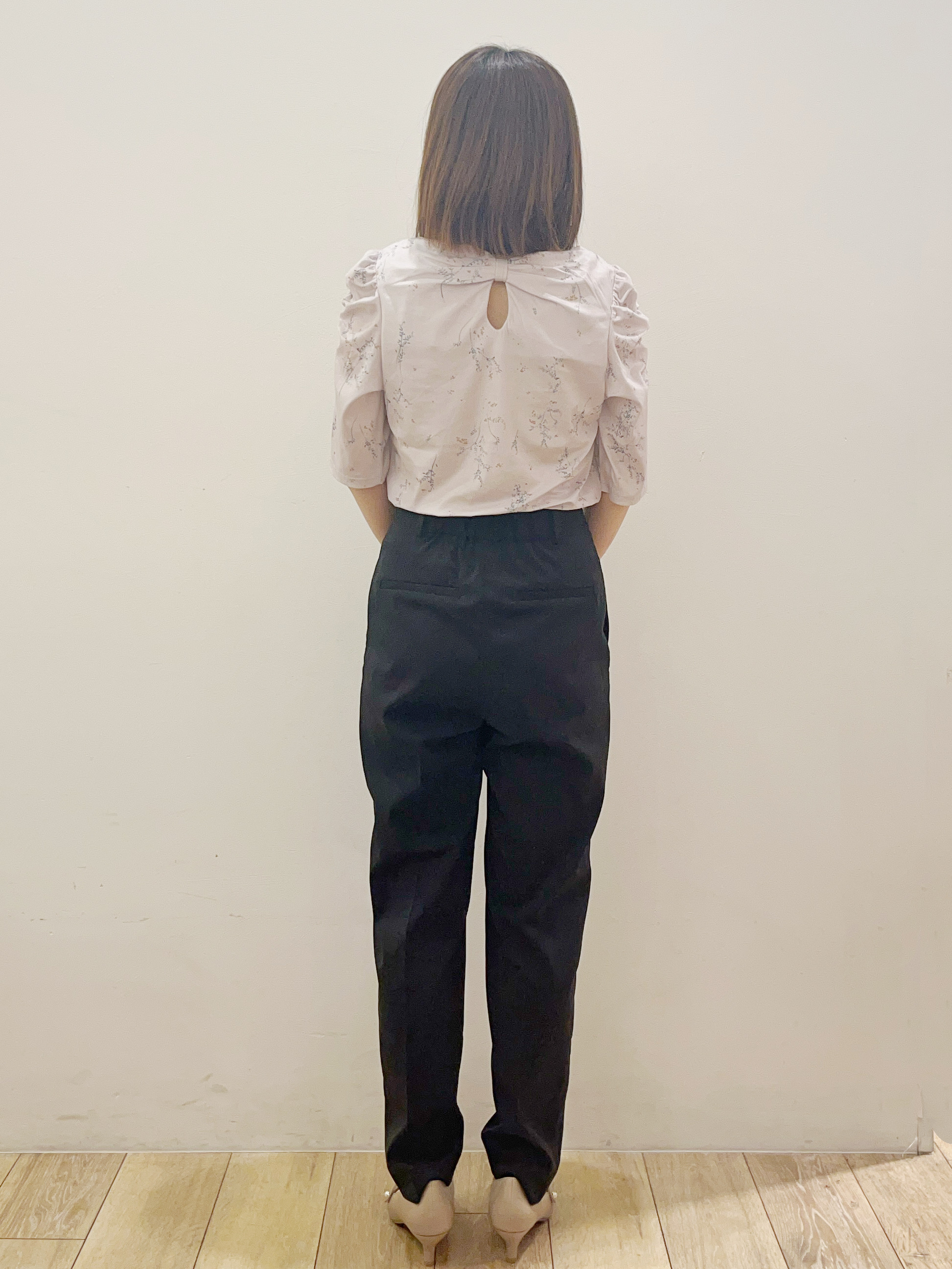 kcさんの「OPAQUE.CLIP｜ストレッチテーパードパンツ／セットアップ対応可【洗濯機OK／接触冷感／吸水速乾／イージーアイロン】《」を使ったコーディネート