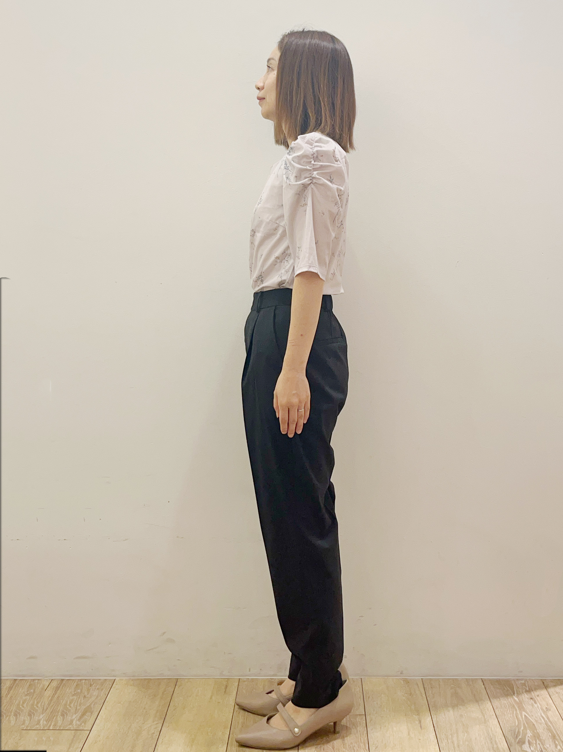 kcさんの「OPAQUE.CLIP｜ストレッチテーパードパンツ／セットアップ対応可【洗濯機OK／接触冷感／吸水速乾／イージーアイロン】《」を使ったコーディネート