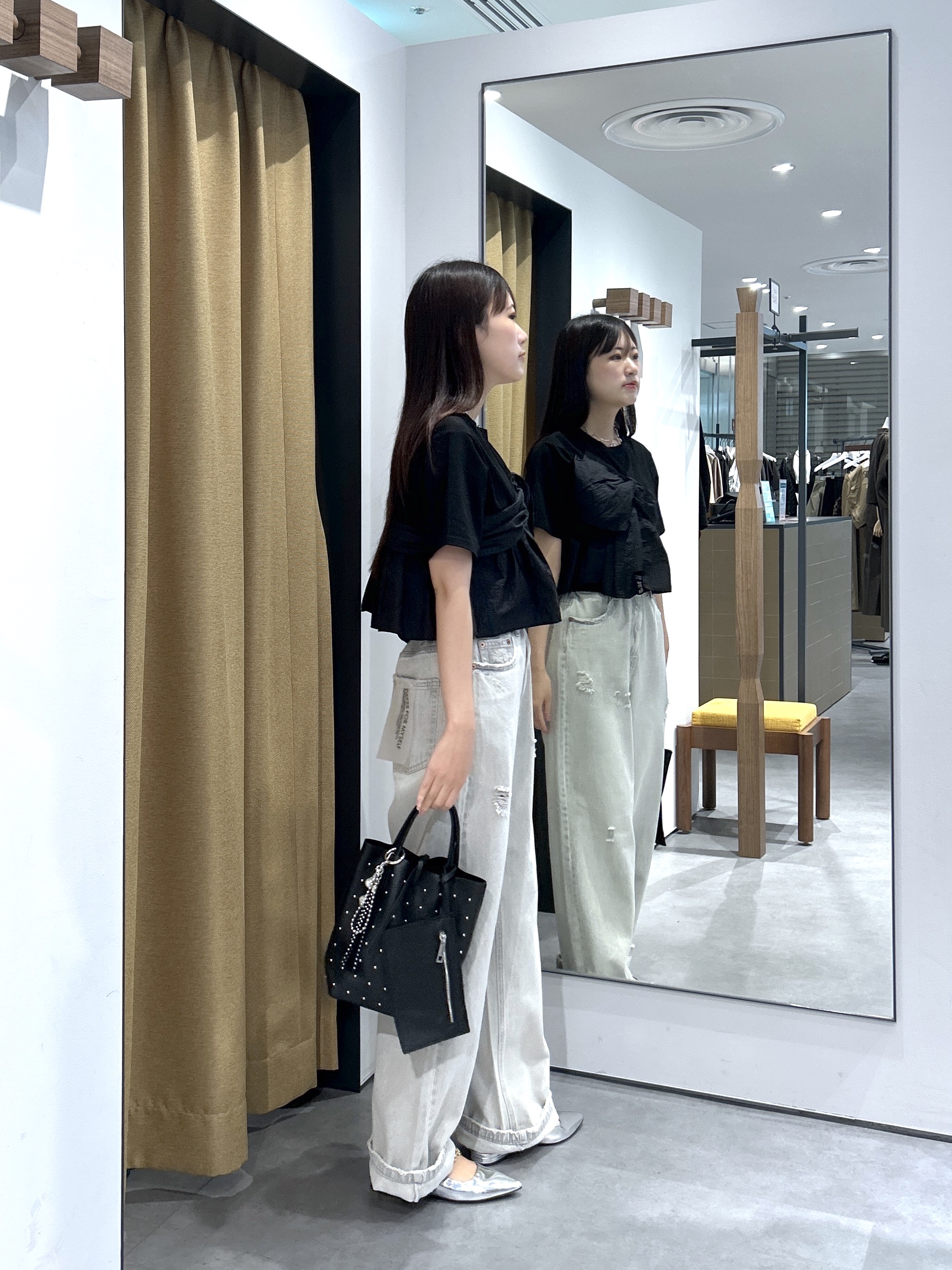 Renoさんの「INDIVI｜ツイストドッキングTシャツ」を使ったコーディネート