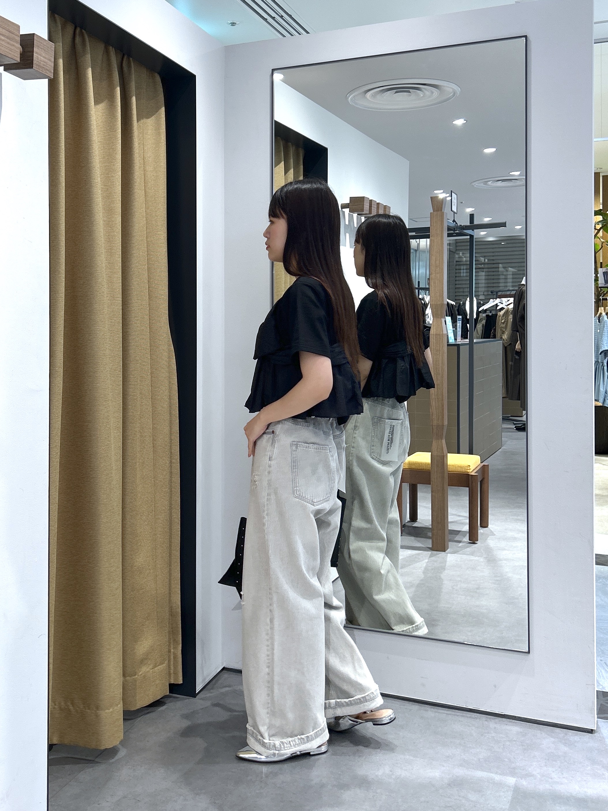 Renoさんの「INDIVI｜ツイストドッキングTシャツ」を使ったコーディネート