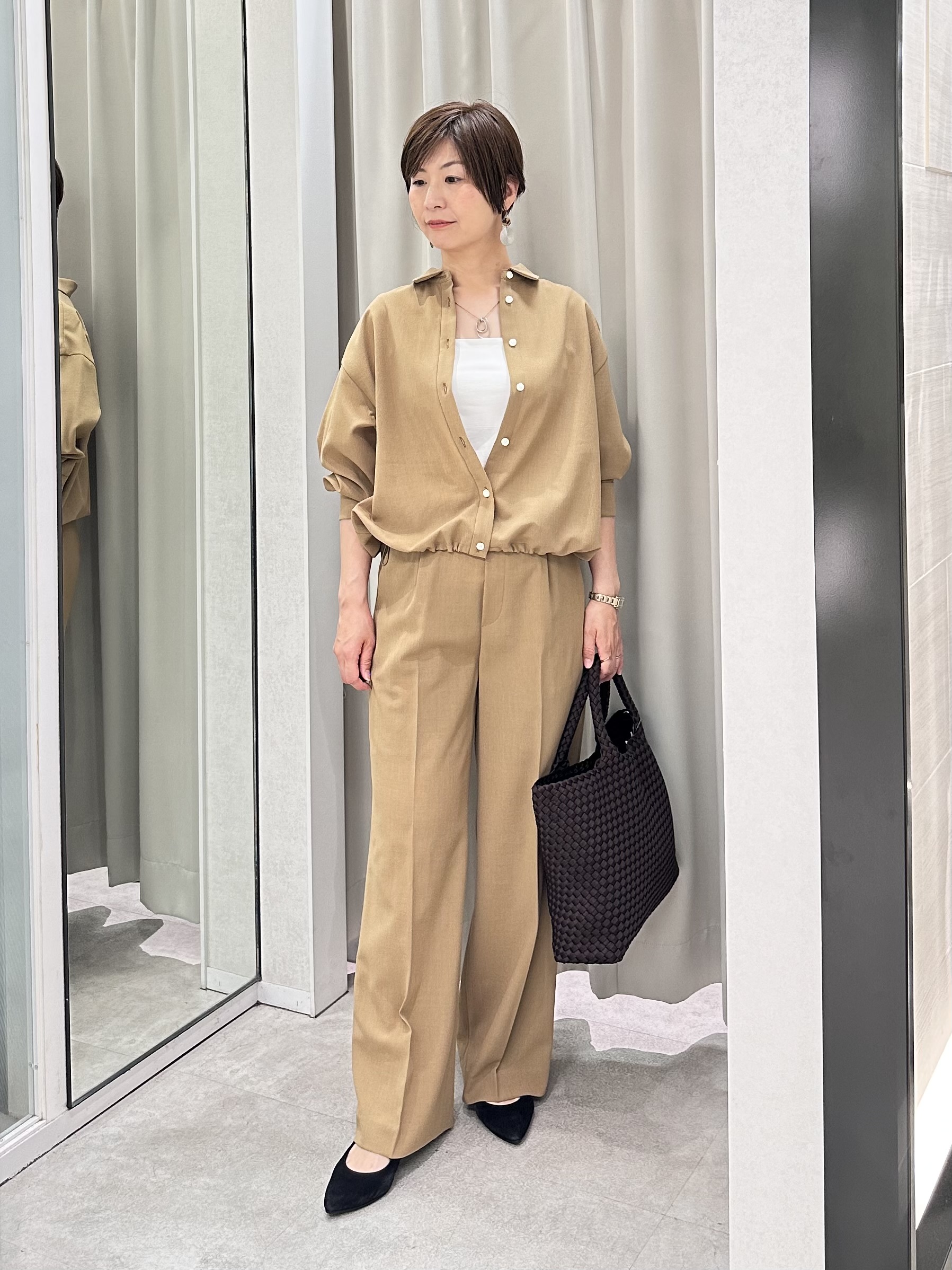 みなこさんの「UNTITLED｜【秋羽織り/セットアップ可/UVカット】エアリークールドロストシャツ」を使ったコーディネート