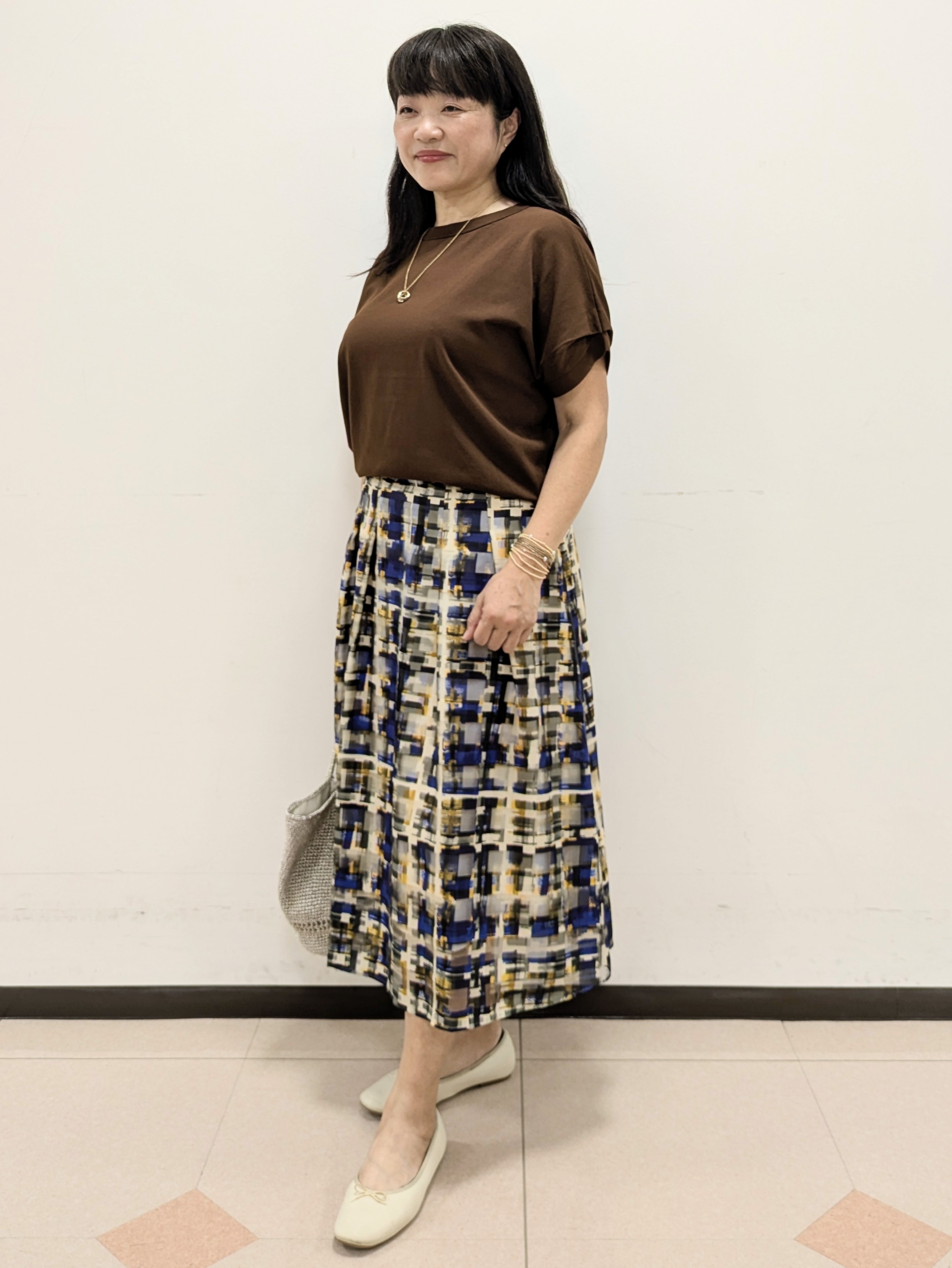 ともさんの「UNTITLED｜【肌に張りつきにくい/前後2WAY】ドライタッチコットンプルオーバー」を使ったコーディネート