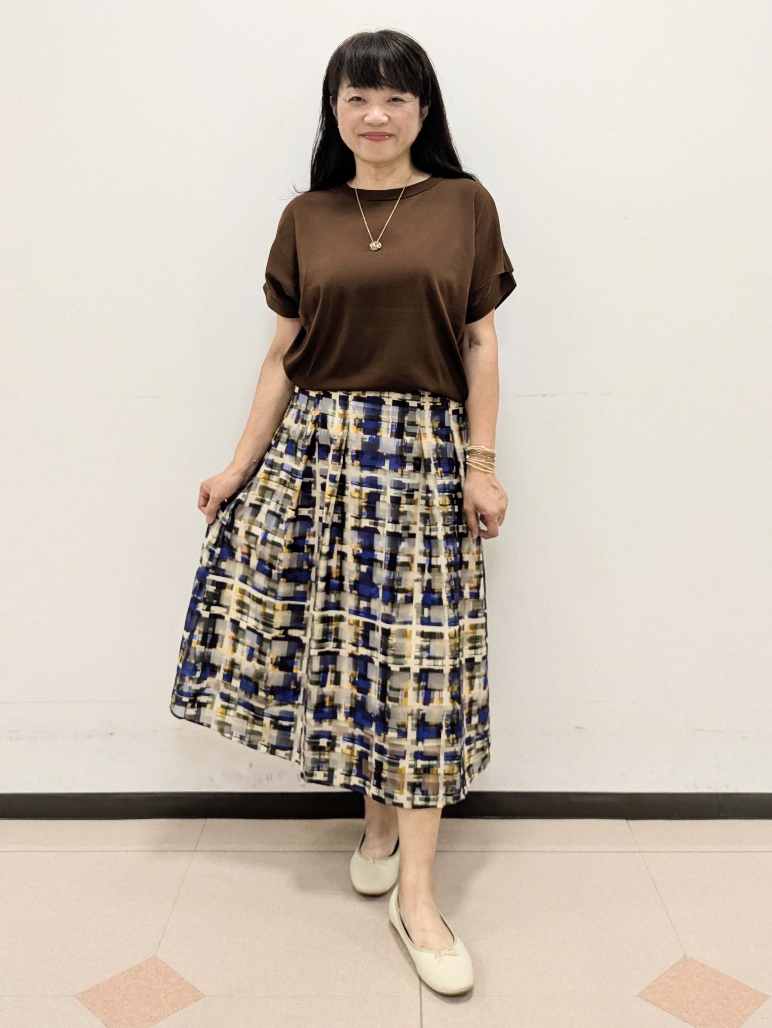 ともさんの「UNTITLED｜【肌に張りつきにくい/前後2WAY】ドライタッチコットンプルオーバー」を使ったコーディネート