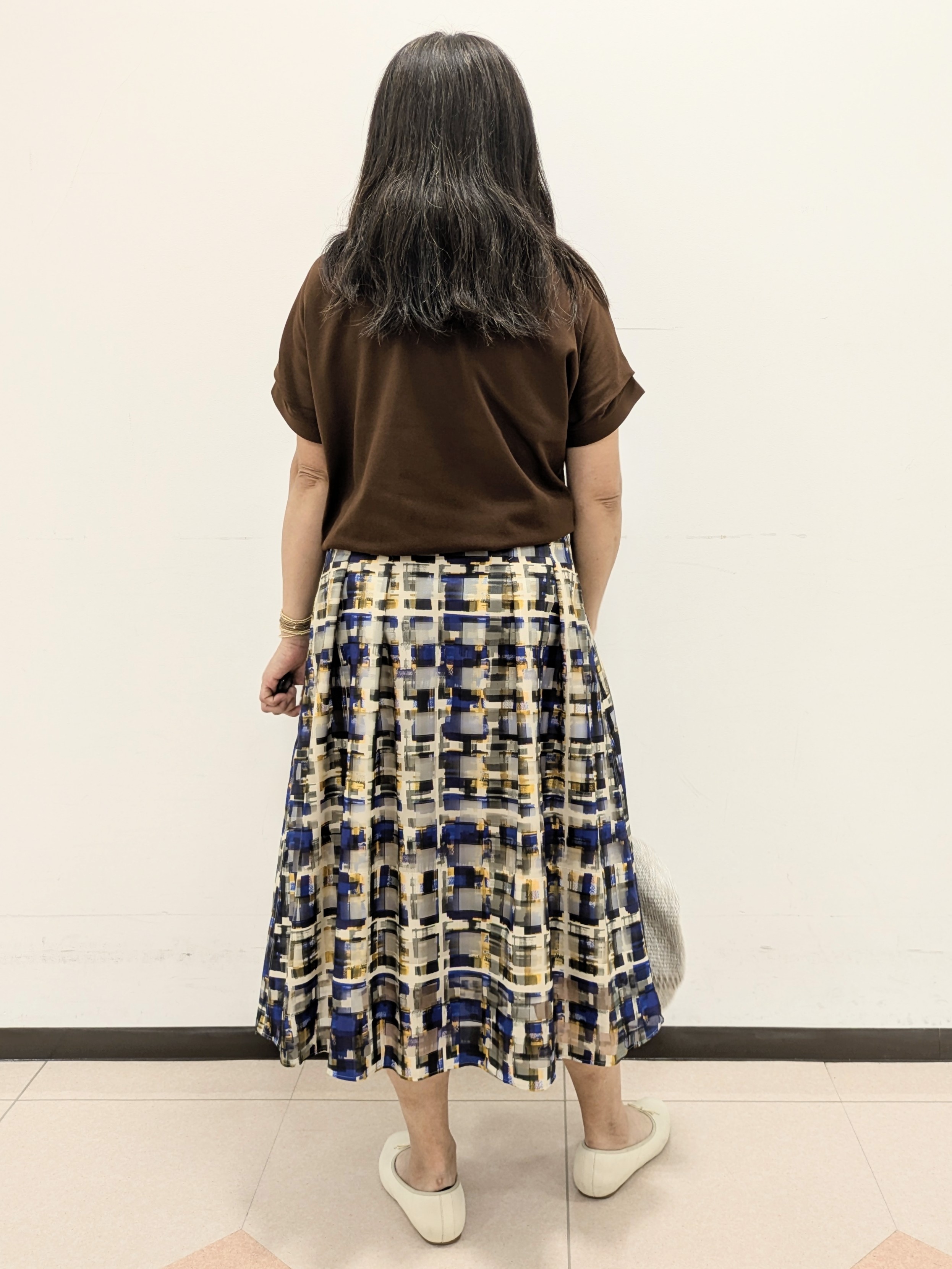 ともさんの「UNTITLED｜【肌に張りつきにくい/前後2WAY】ドライタッチコットンプルオーバー」を使ったコーディネート