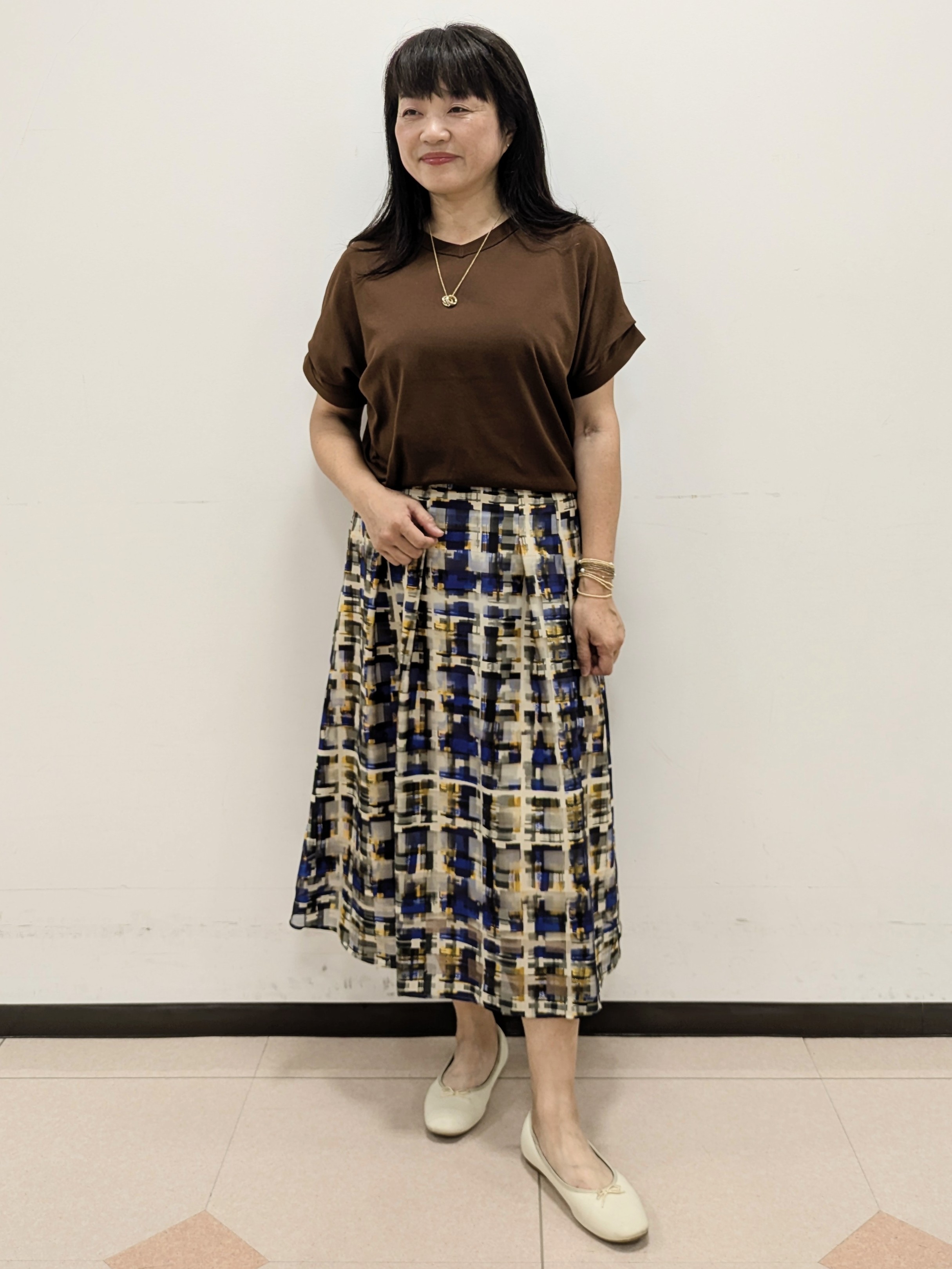ともさんの「UNTITLED｜【肌に張りつきにくい/前後2WAY】ドライタッチコットンプルオーバー」を使ったコーディネート