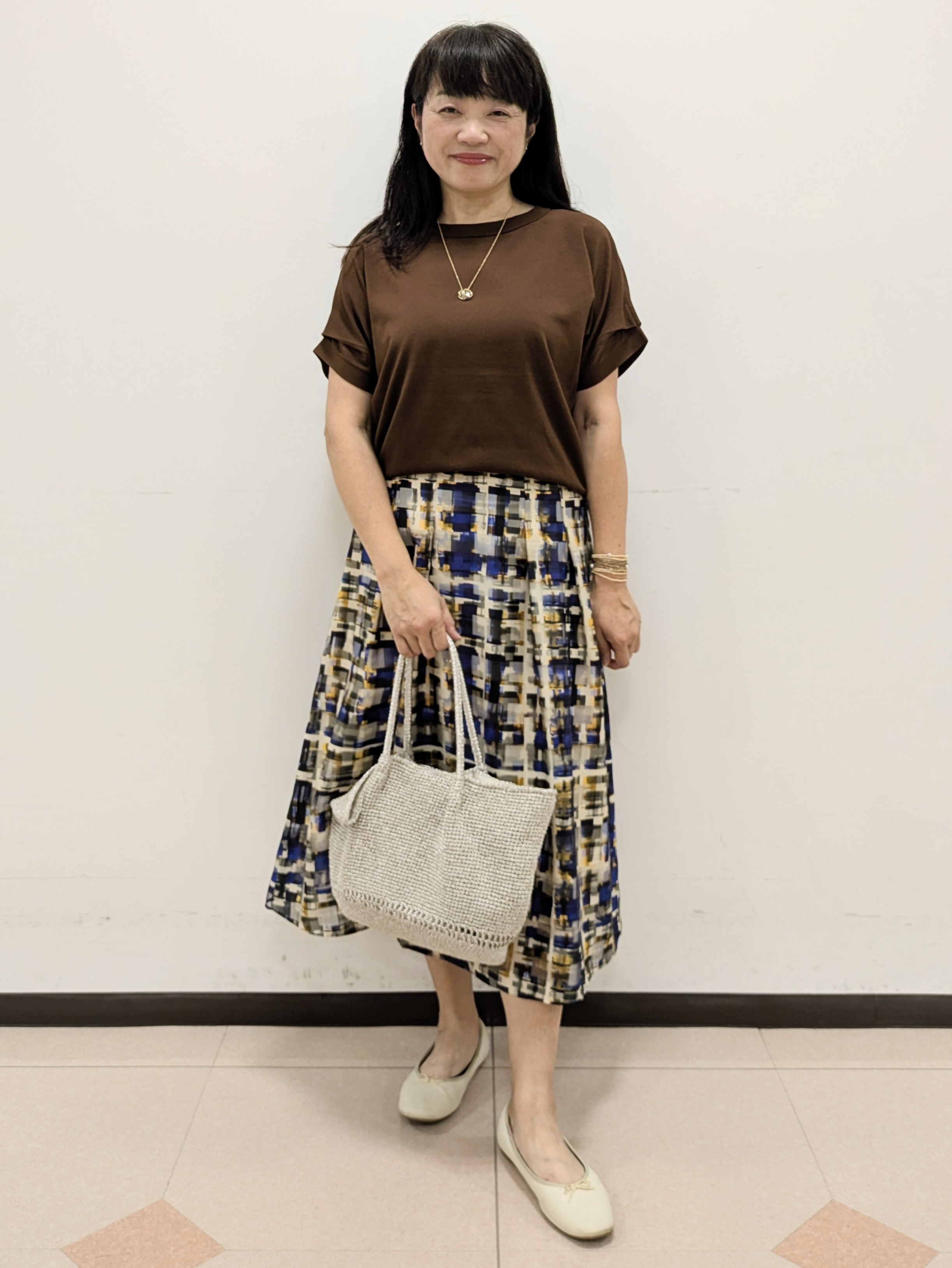 ともさんの「UNTITLED｜【肌に張りつきにくい/前後2WAY】ドライタッチコットンプルオーバー」を使ったコーディネート