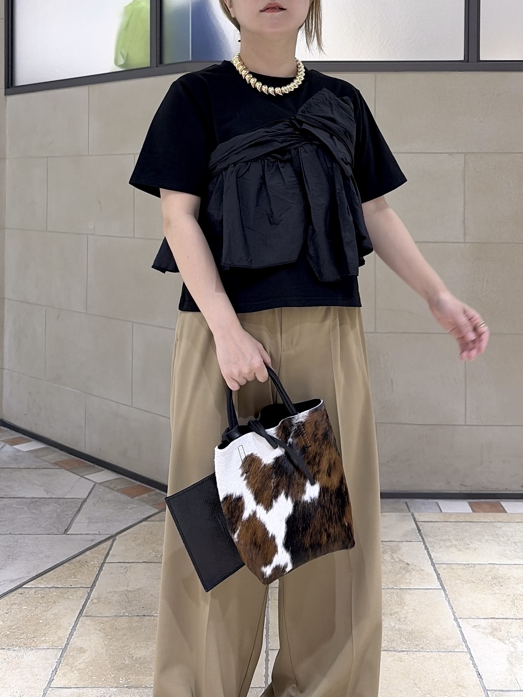 よねさんの「INDIVI｜ツイストドッキングTシャツ」を使ったコーディネート