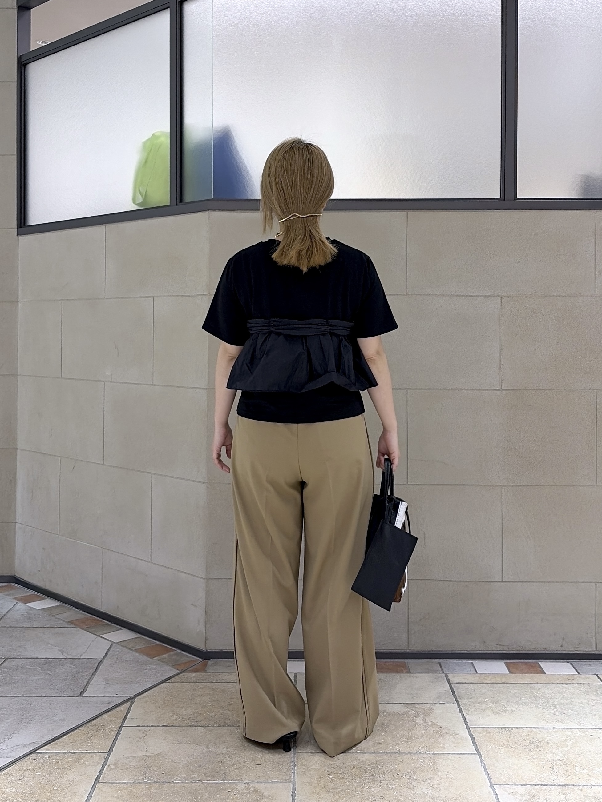 よねさんの「INDIVI｜ツイストドッキングTシャツ」を使ったコーディネート