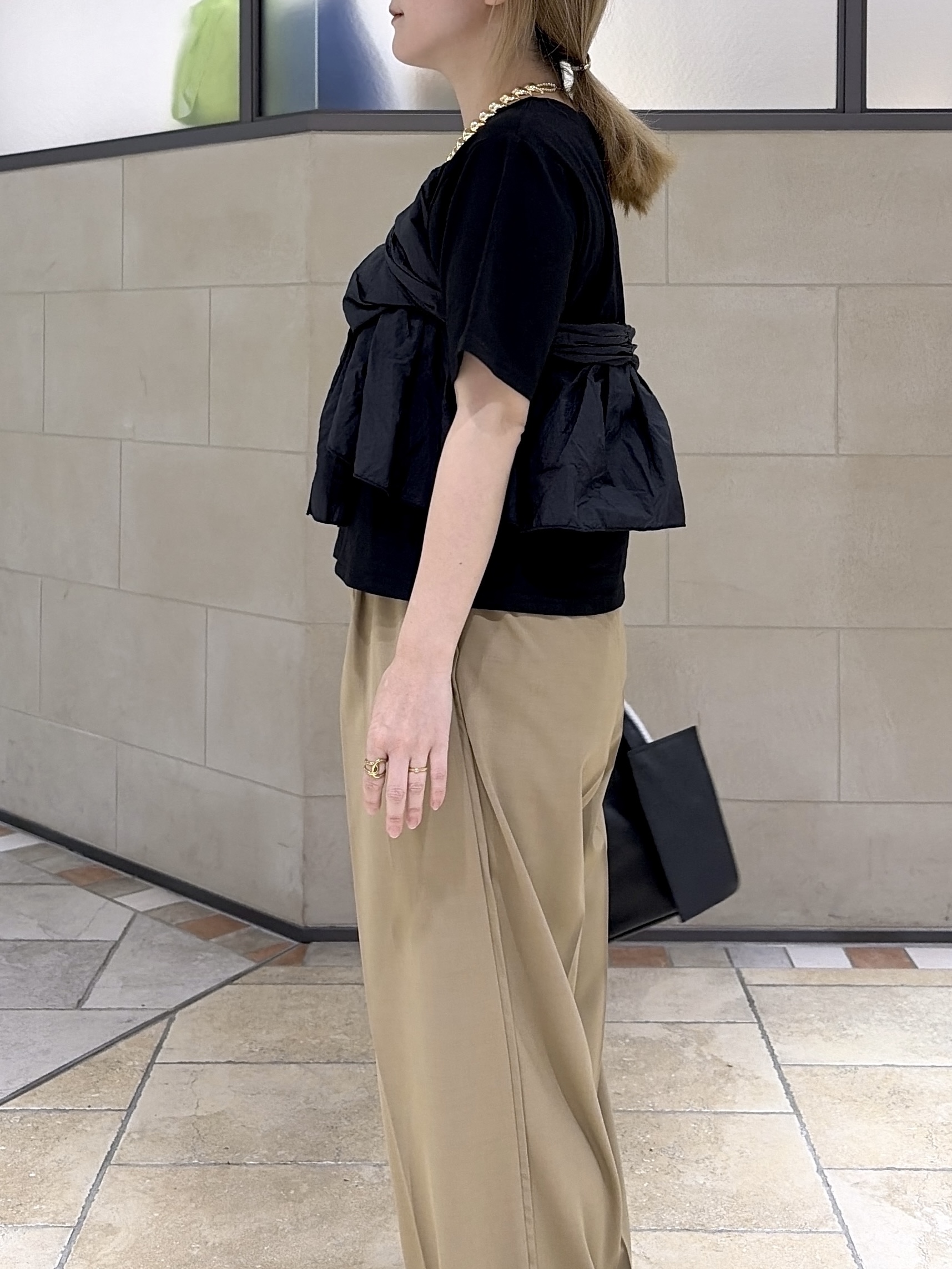 よねさんの「INDIVI｜ツイストドッキングTシャツ」を使ったコーディネート