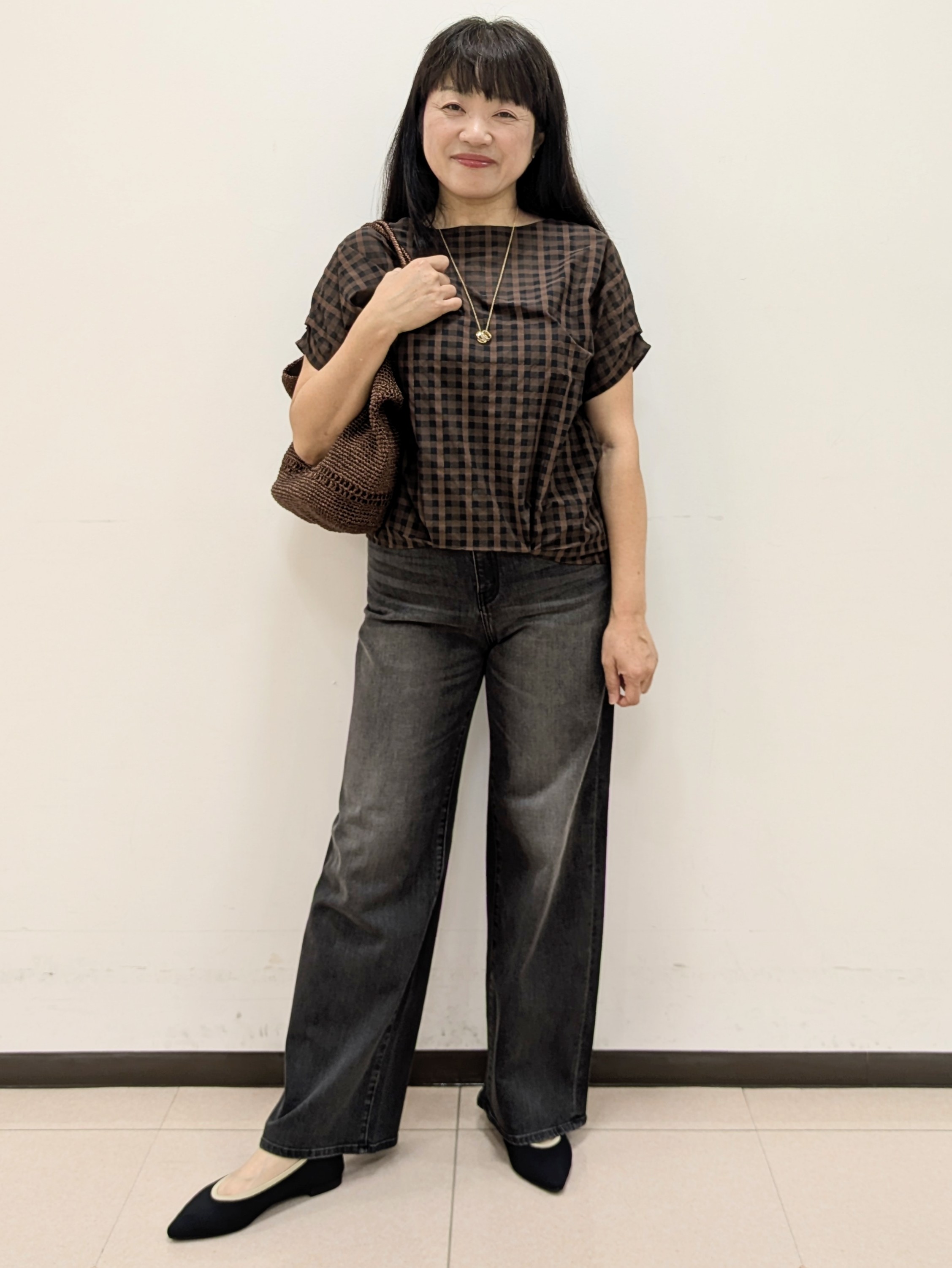 ともさんの「UNTITLED｜シアーチェックブラウス」を使ったコーディネート