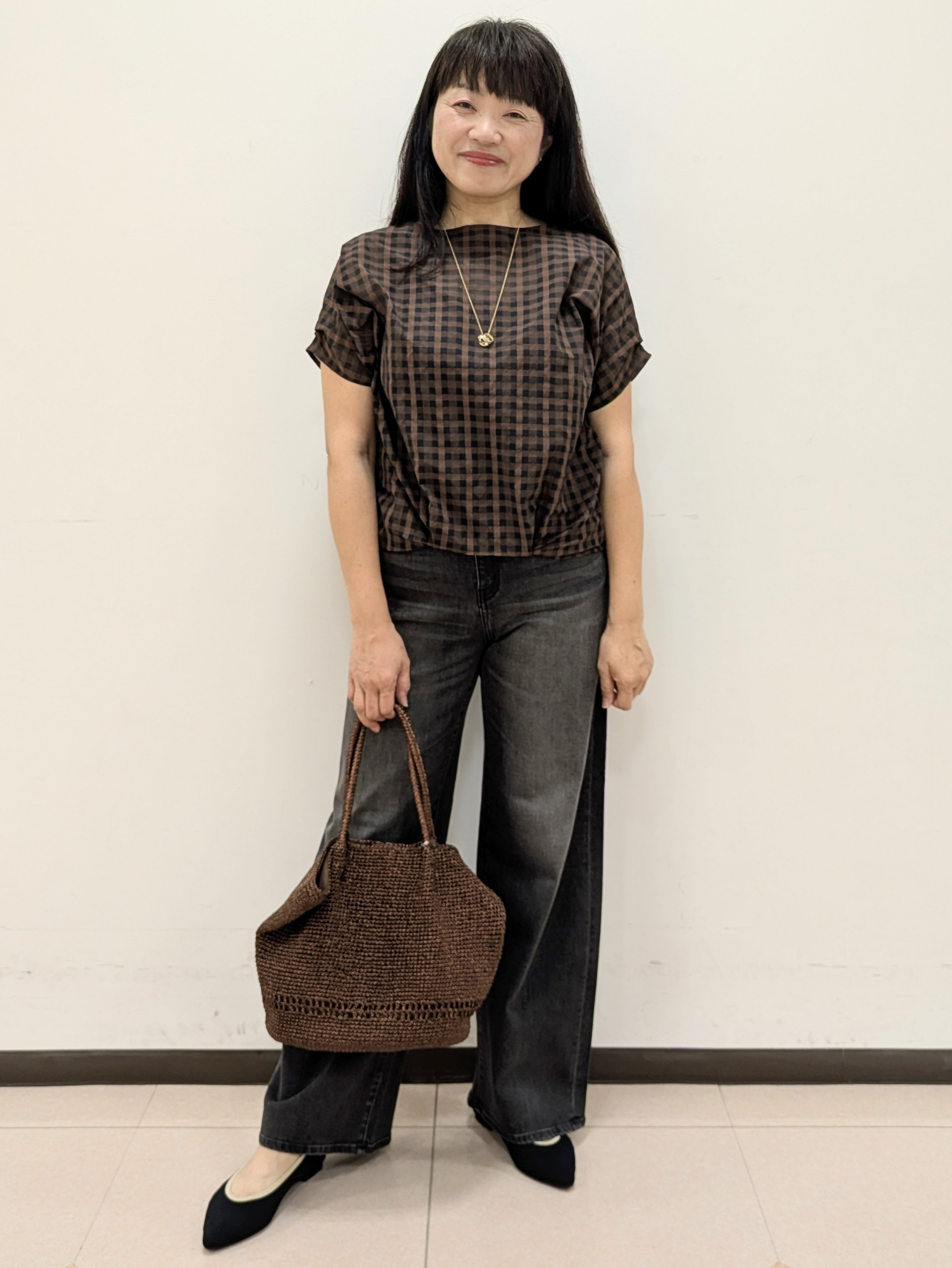 ともさんの「UNTITLED｜シアーチェックブラウス」を使ったコーディネート