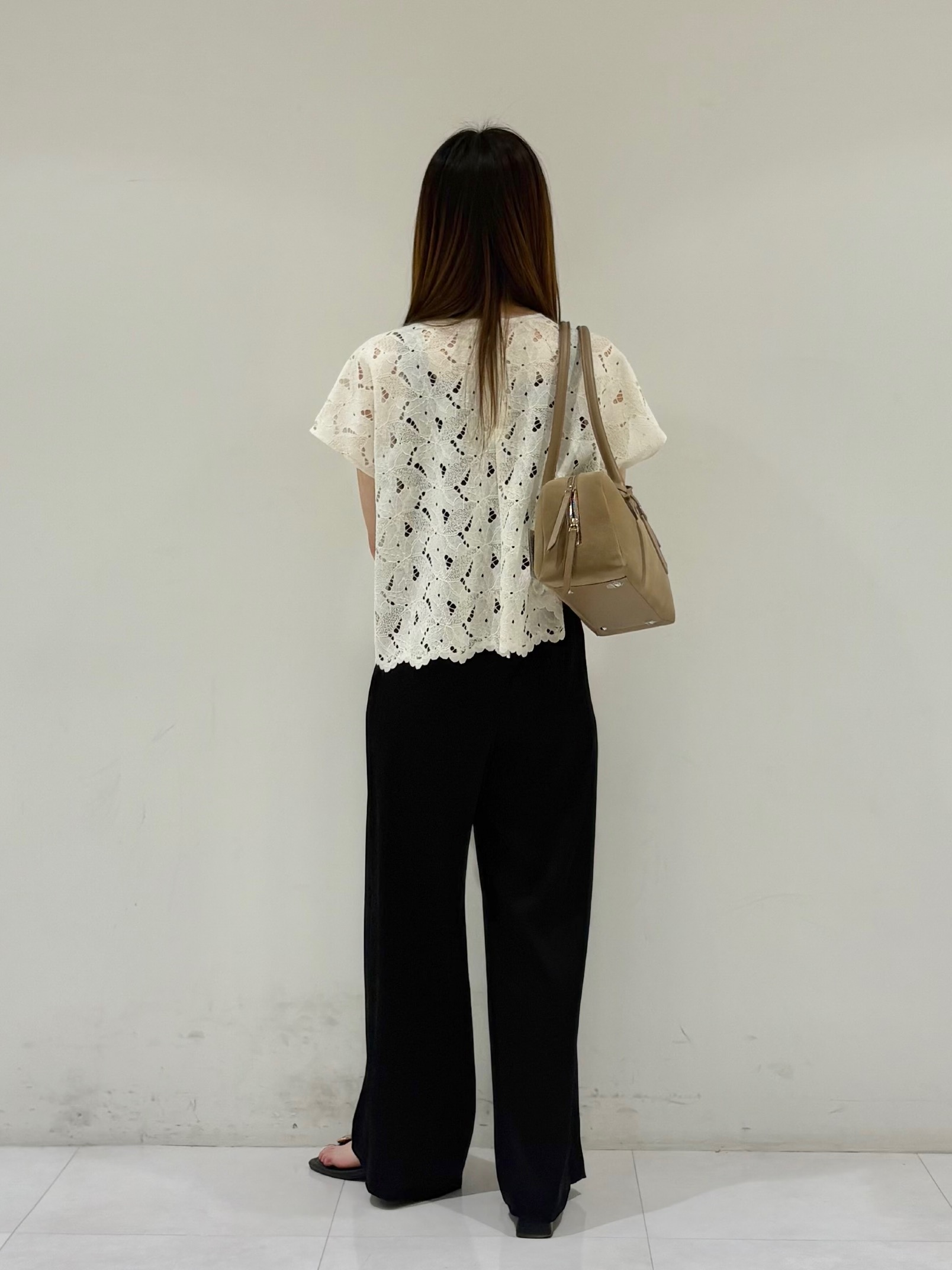 kyokaさんの「UNTITLED｜【セットアップ可/品のある透け感】リーフレースブラウス」を使ったコーディネート