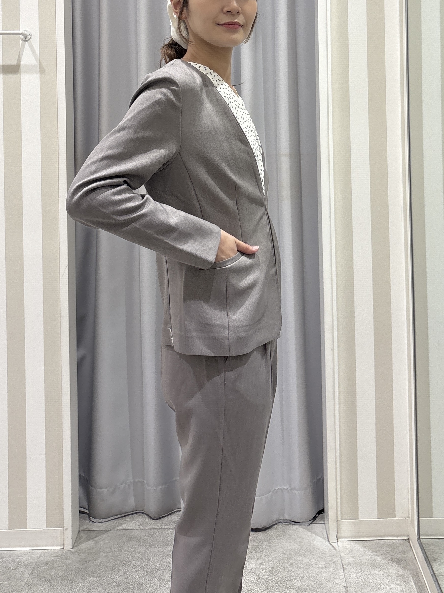 Rikaさんの「SHOO･LA･RUE｜【セットアップ可/通勤/洗濯機可/SS-LL】女性らしく決まる カラーレスジャケット」を使ったコーディネート