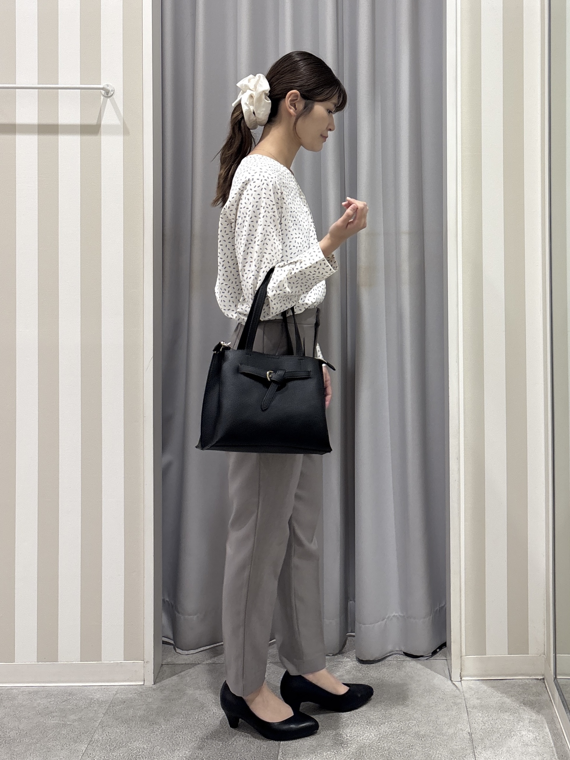 Rikaさんの「SHOO･LA･RUE｜【セットアップ可/通勤/洗濯機可/SS-LL】女性らしく決まる カラーレスジャケット」を使ったコーディネート