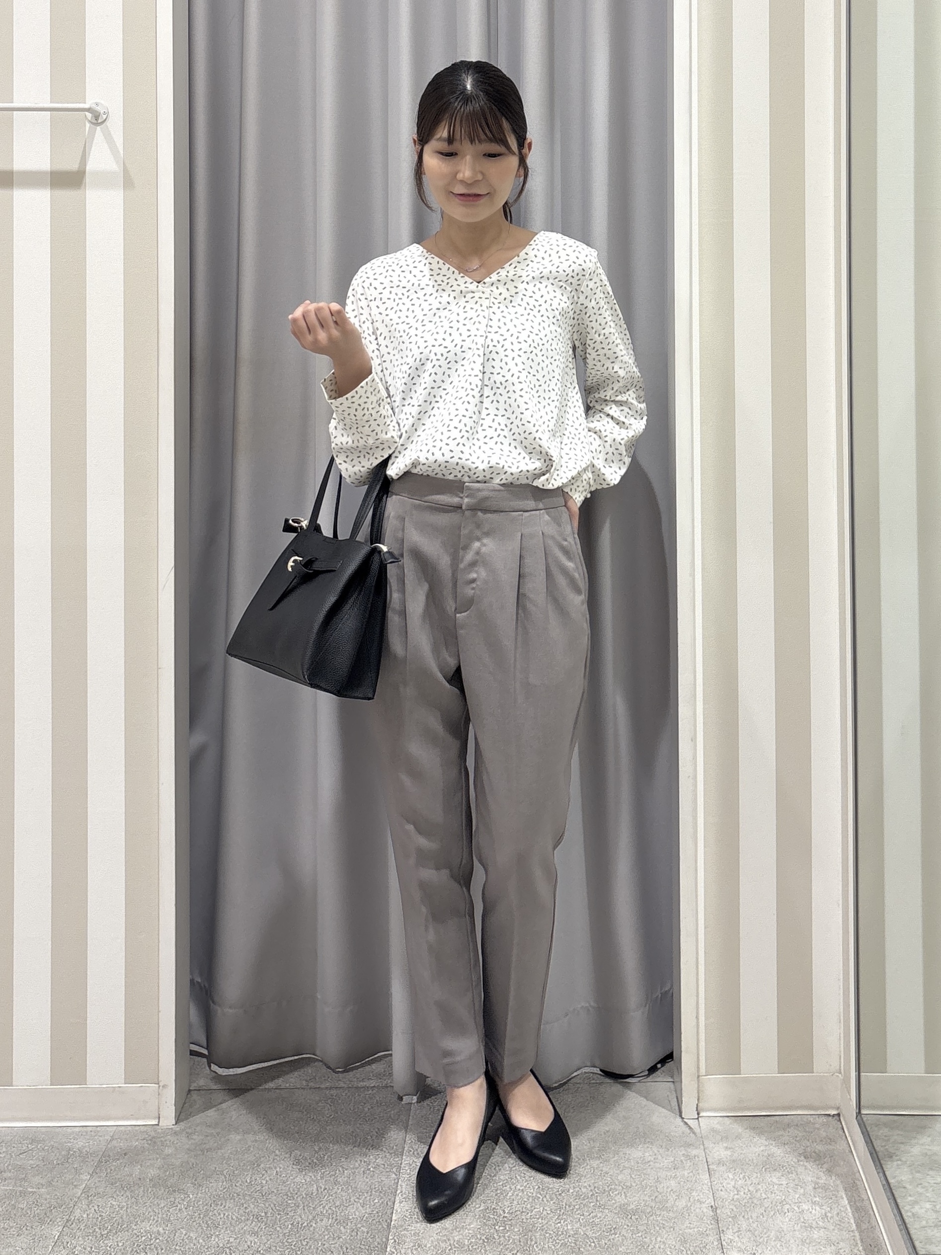 Rikaさんの「SHOO･LA･RUE｜【セットアップ可/通勤/洗濯機可/SS-LL】女性らしく決まる カラーレスジャケット」を使ったコーディネート
