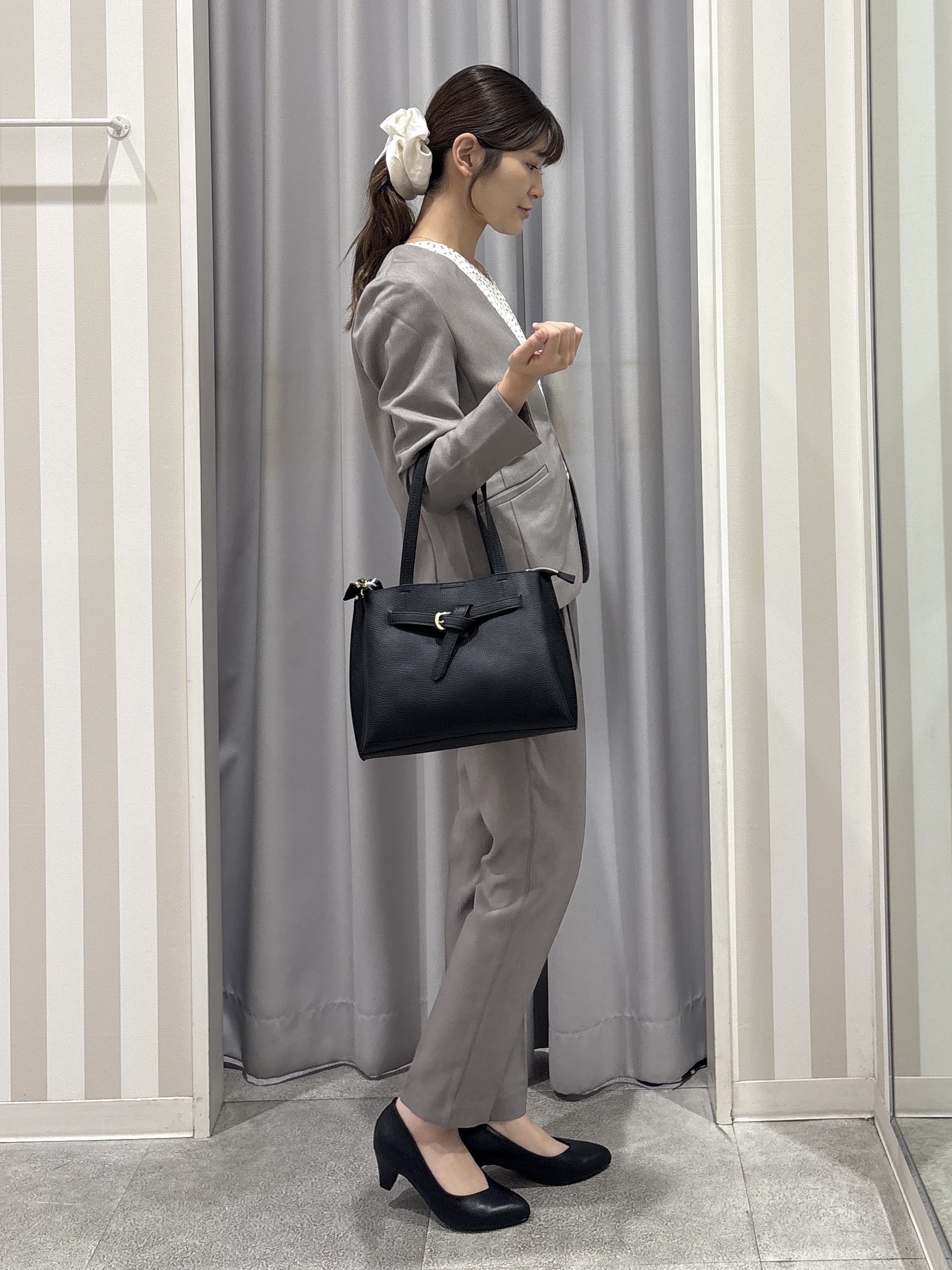 Rikaさんの「SHOO･LA･RUE｜【セットアップ可/通勤/洗濯機可/SS-LL】女性らしく決まる カラーレスジャケット」を使ったコーディネート