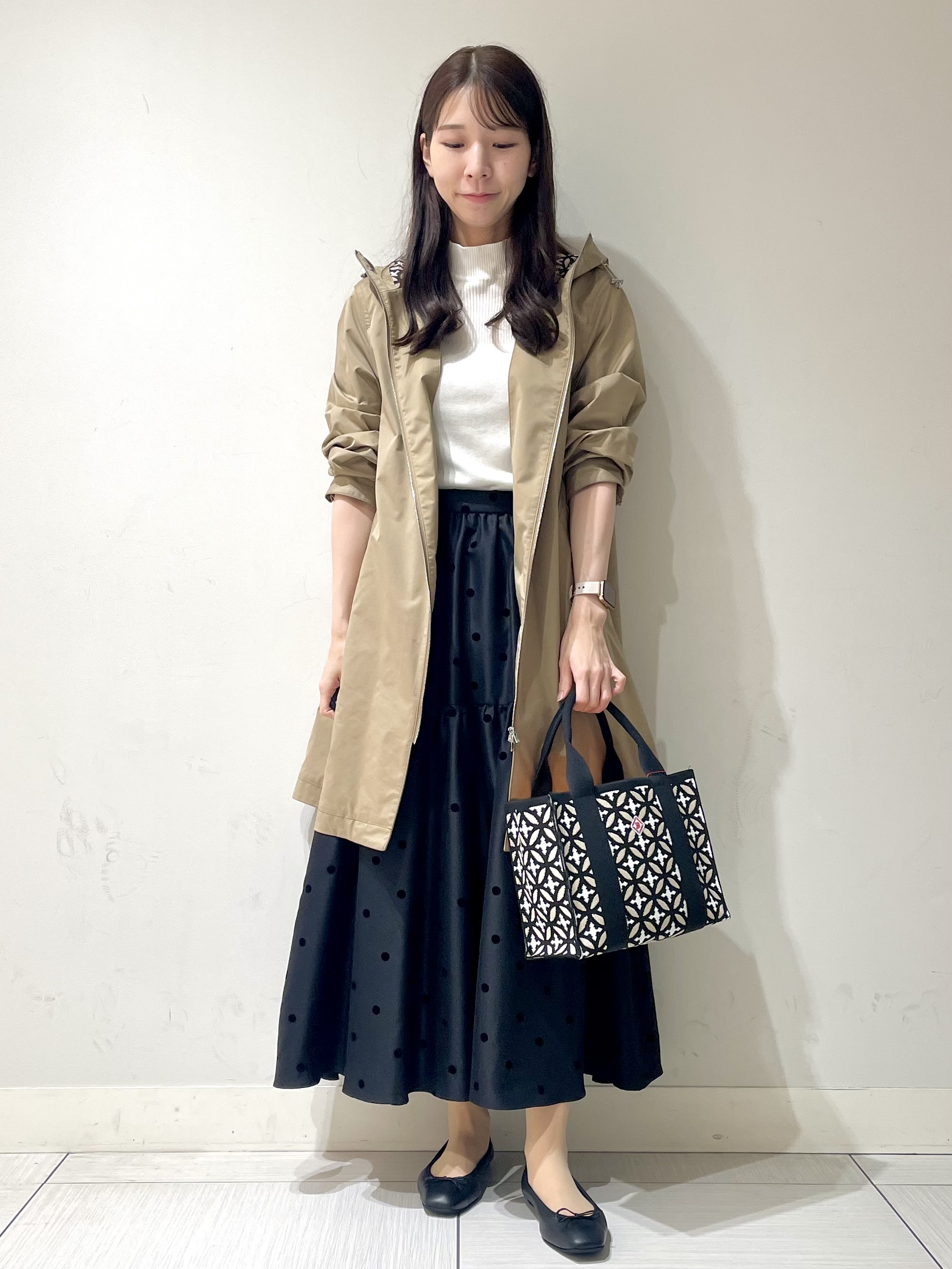 ことさんの「DRESSTERIOR｜【ウォッシャブル/撥水素材】撥水フーテッドツイルコート」を使ったコーディネート