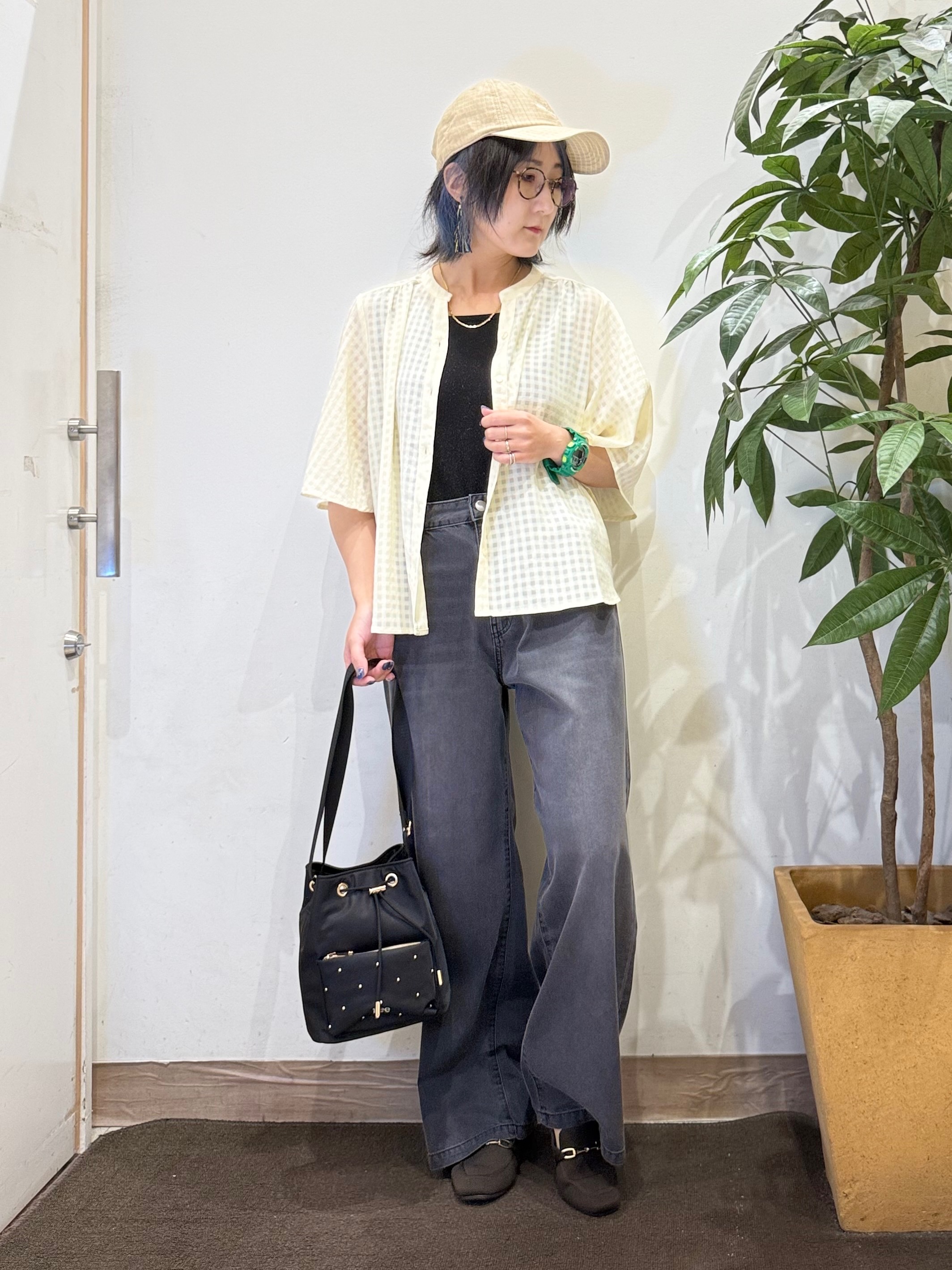 misakiさんの「SHOO･LA･RUE｜【洗濯機可/S-LL】大人も甘すぎず着られる ギンガムシアーブラウス」を使ったコーディネート