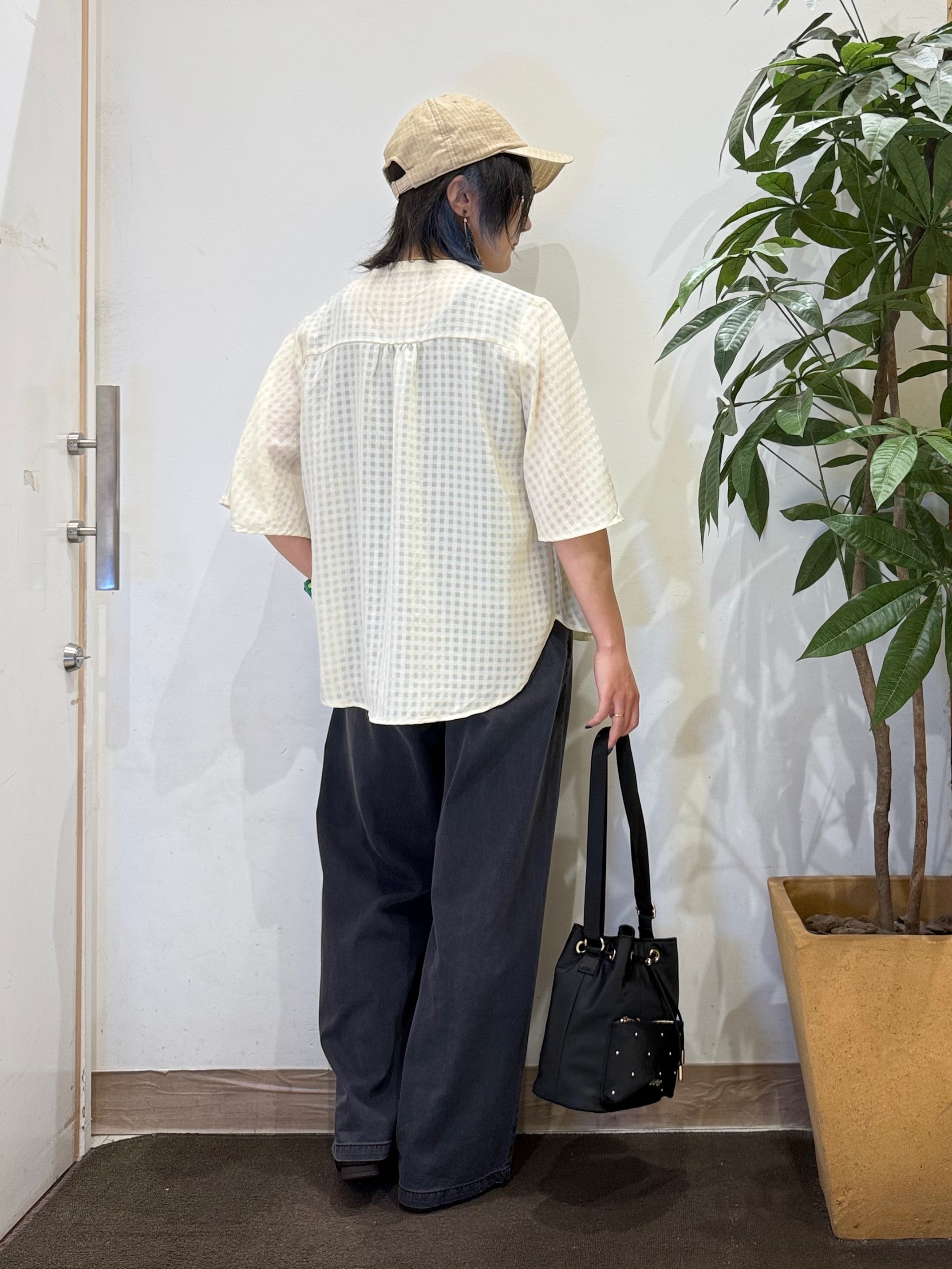 misakiさんの「SHOO･LA･RUE｜【洗濯機可/S-LL】大人も甘すぎず着られる ギンガムシアーブラウス」を使ったコーディネート