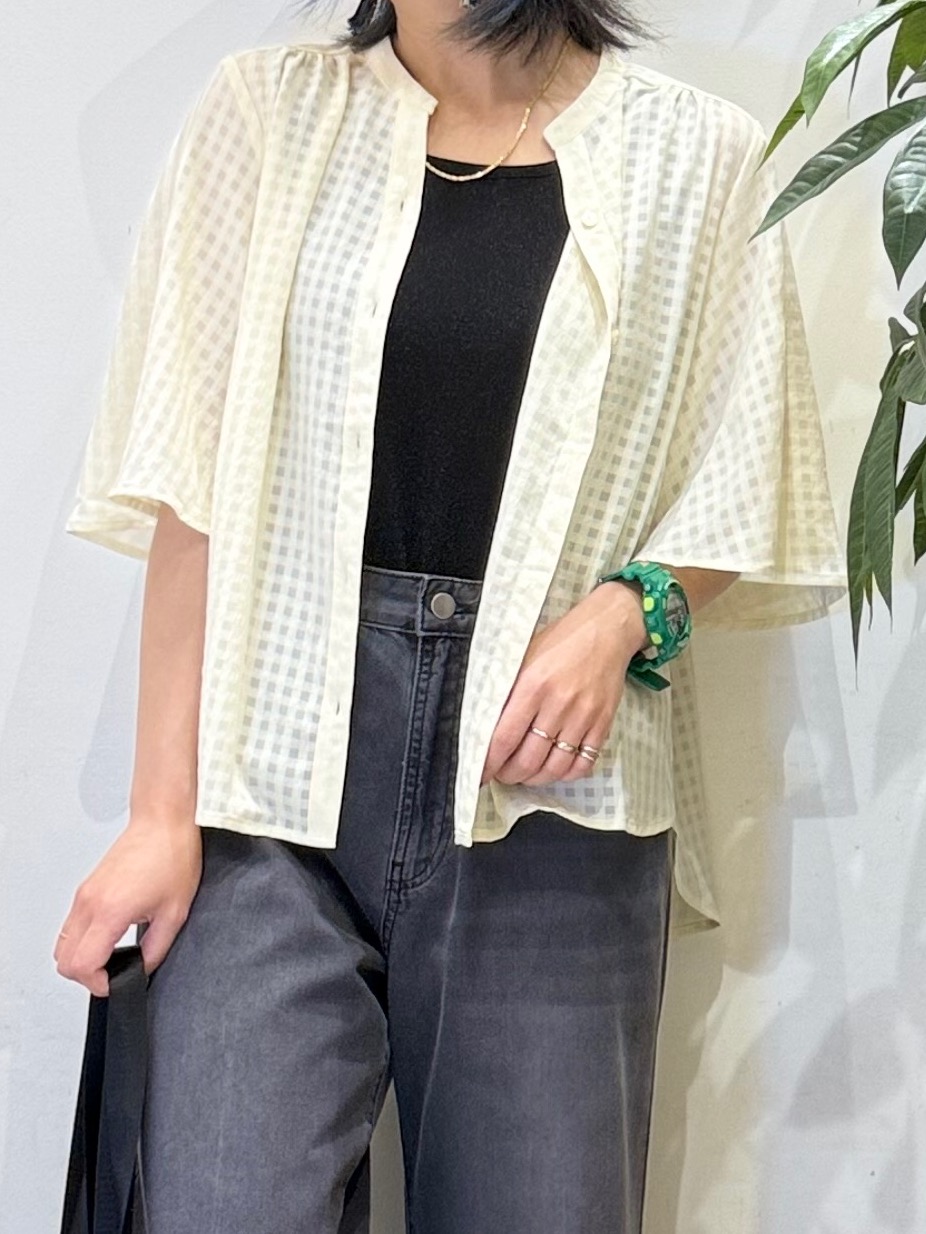 misakiさんの「SHOO･LA･RUE｜【洗濯機可/S-LL】大人も甘すぎず着られる ギンガムシアーブラウス」を使ったコーディネート