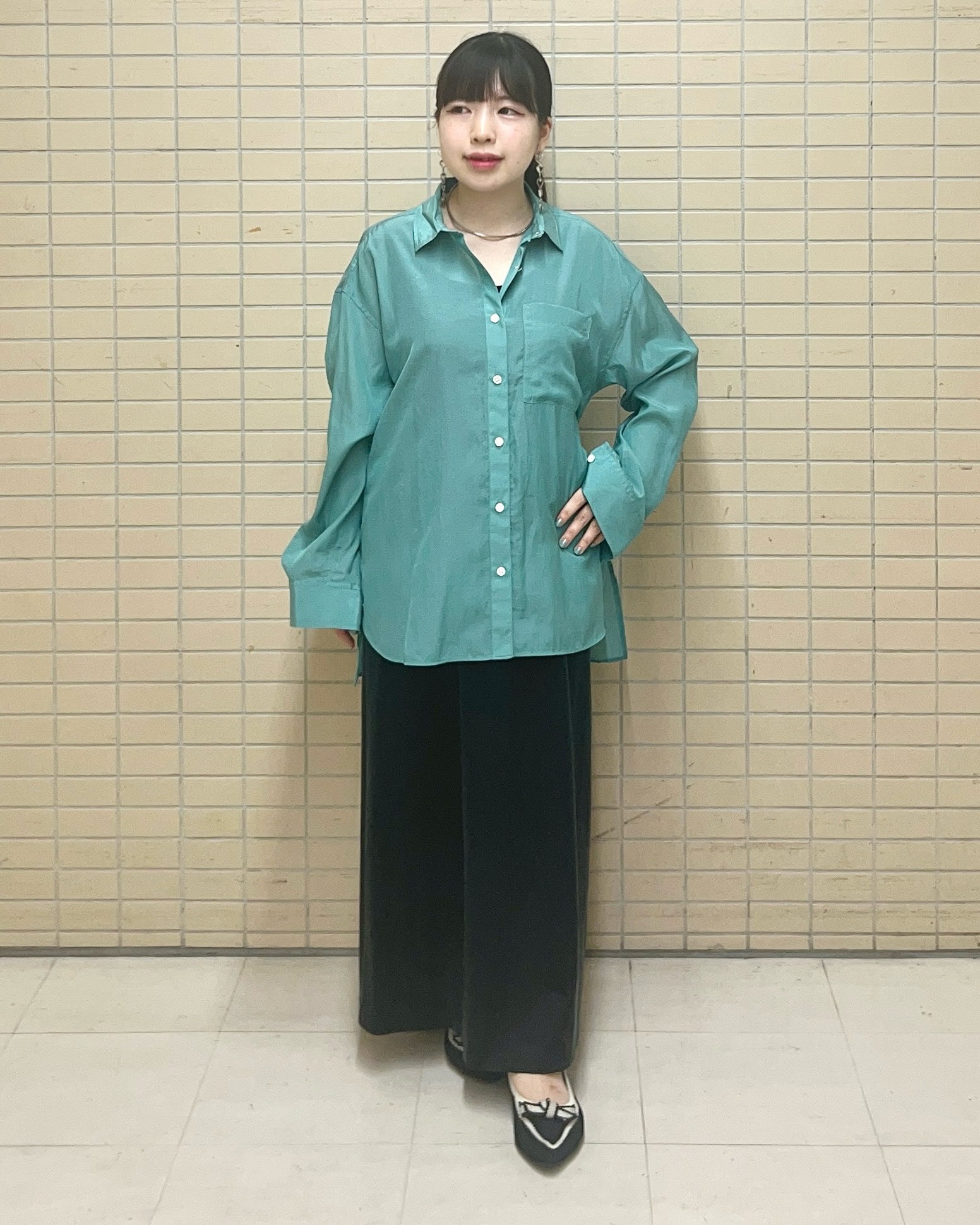 Mitsukiさんの「UNTITLED｜シルキータッチシアーシャツ」を使ったコーディネート