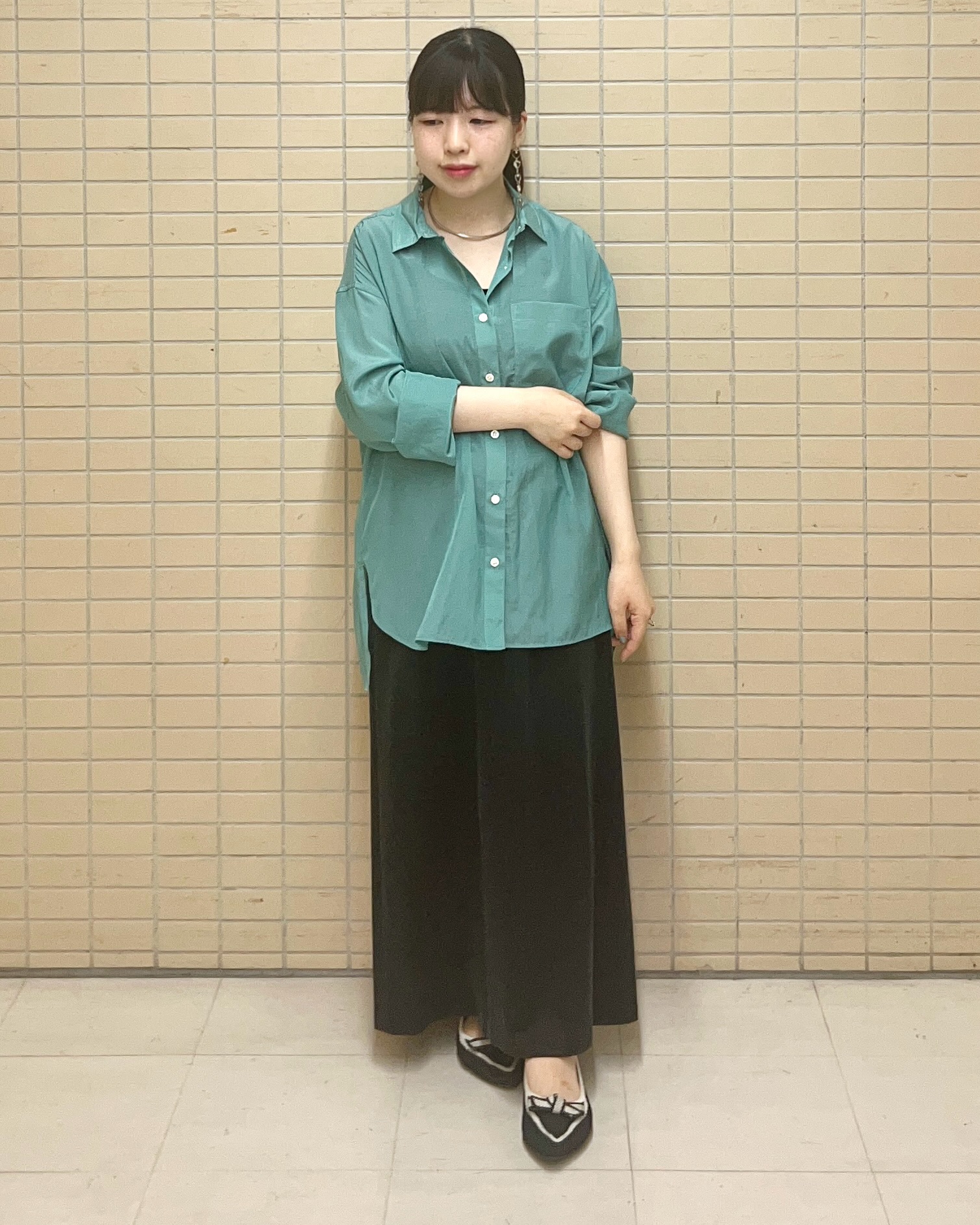 Mitsukiさんの「UNTITLED｜シルキータッチシアーシャツ」を使ったコーディネート
