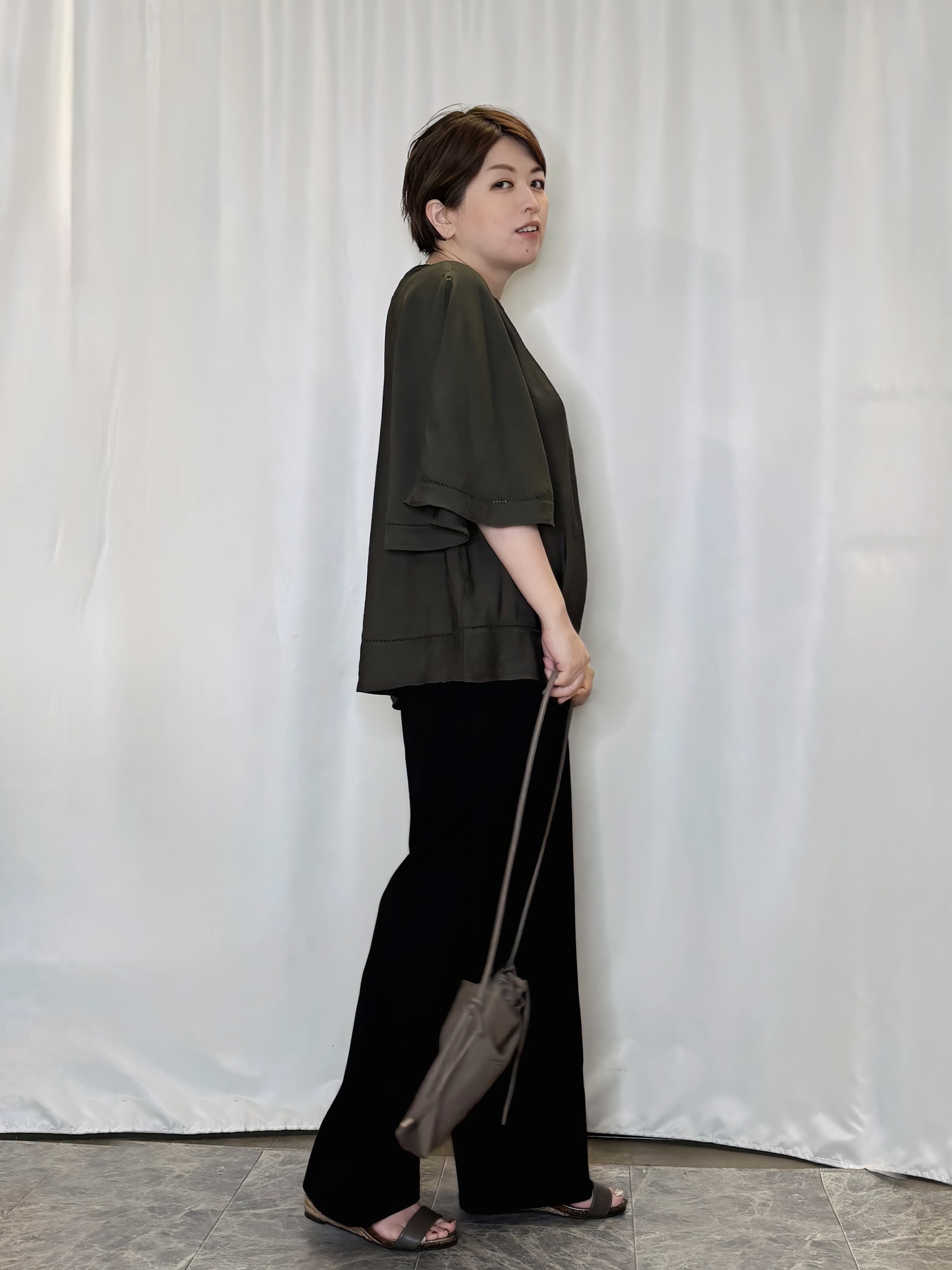 たみさんの「SHOO･LA･RUE｜【ひんやり/S-LL/体型カバー】はしごレースが涼し気な スラブポンチョ風ブラウス」を使ったコーディネート