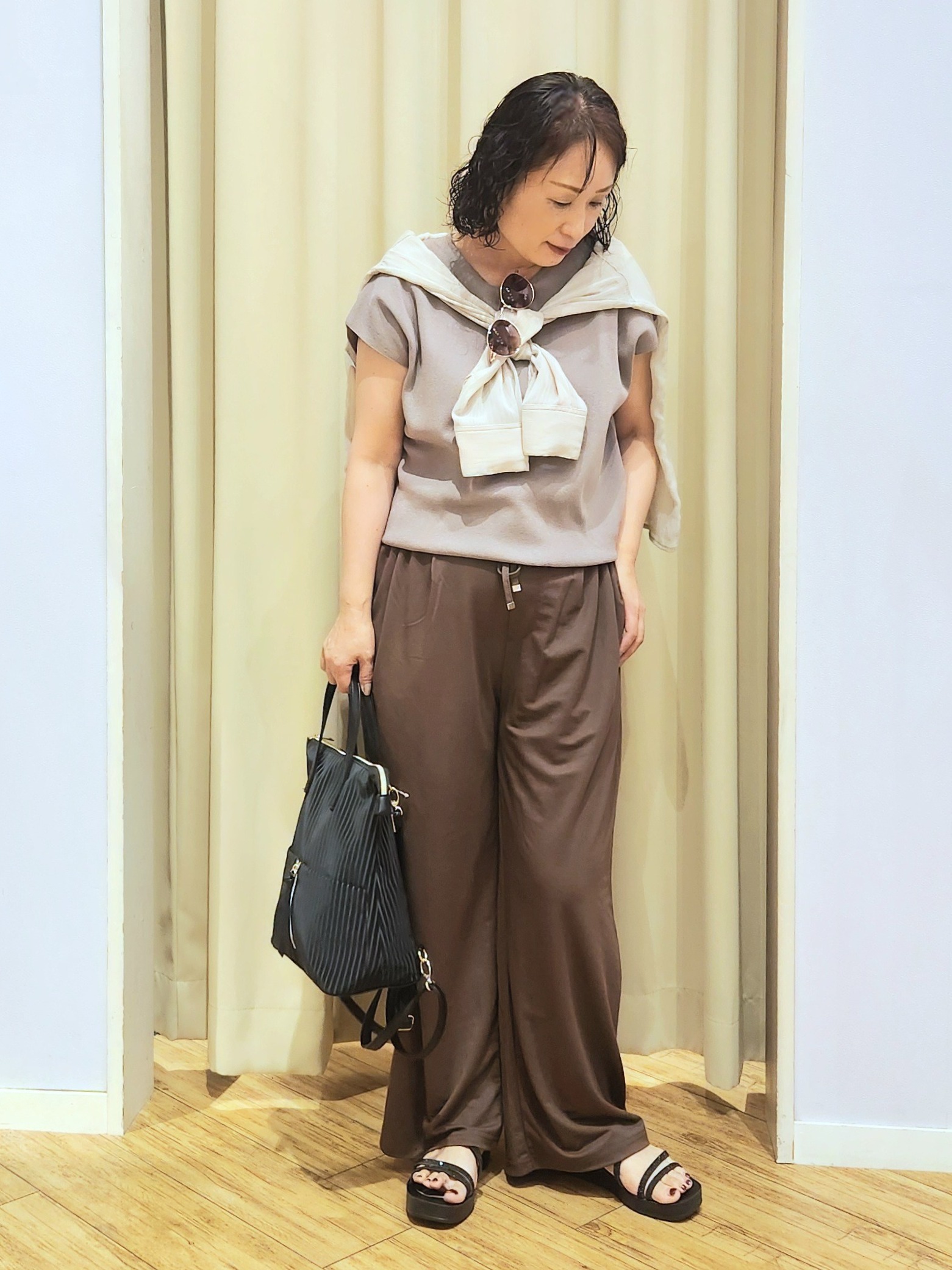 くまさんの「SHOO･LA･RUE｜【ひんやり/洗濯機可/S-LL】インせず着られる 大人シンプルサマーニット」を使ったコーディネート