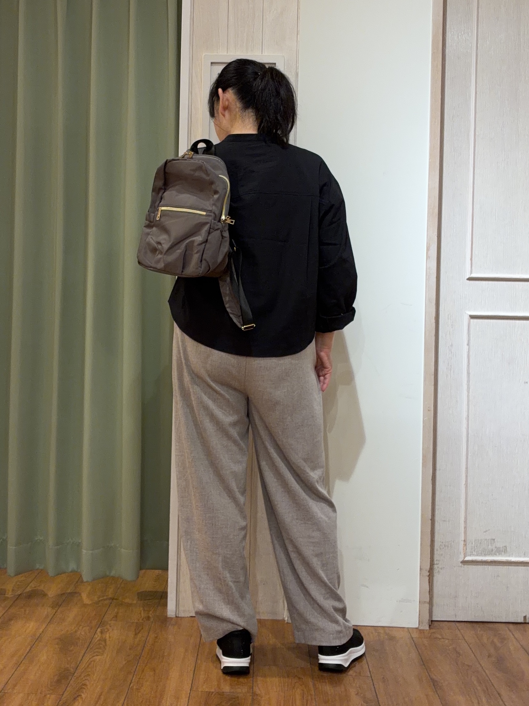 ke-yさんの「SHOO･LA･RUE｜【通気性〇/S-LL/洗濯機可】さらりと心地よい。ノーカラーシャツ」を使ったコーディネート