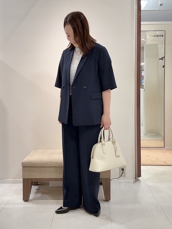 YUIさんの「UNTITLED｜【秋の通勤羽織/セットアップ可/UVカット】エアリークール半袖ジャケット」を使ったコーディネート