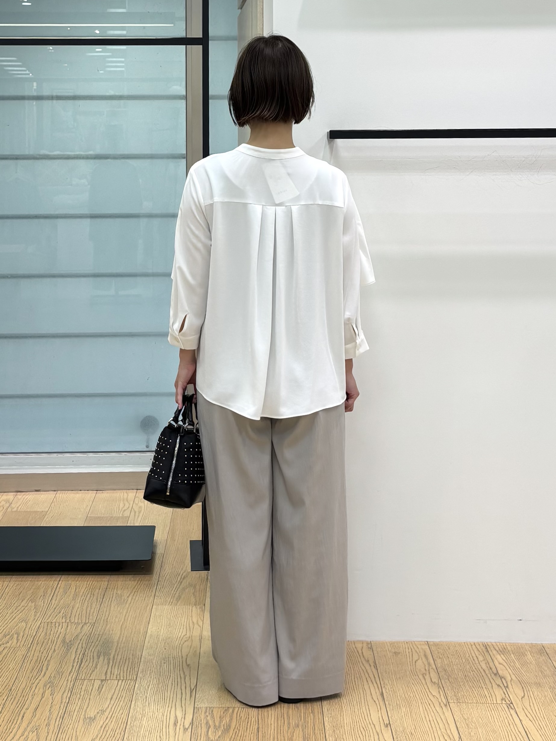 asamiさんの「INDIVI｜【接触冷感/UVケア/夏羽織り/着る日傘】ケープ風ブラウス」を使ったコーディネート