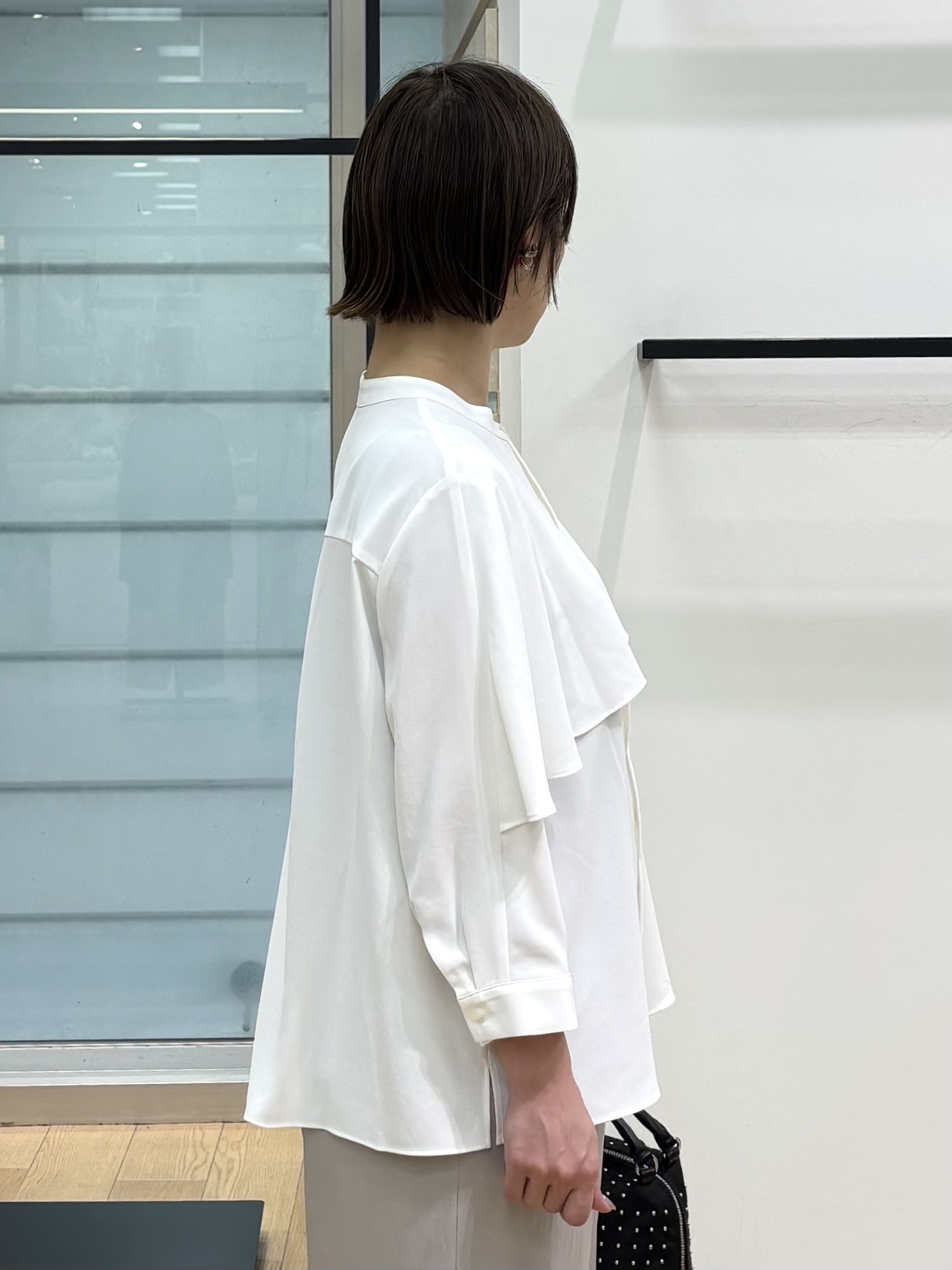 asamiさんの「INDIVI｜【接触冷感/UVケア/夏羽織り/着る日傘】ケープ風ブラウス」を使ったコーディネート