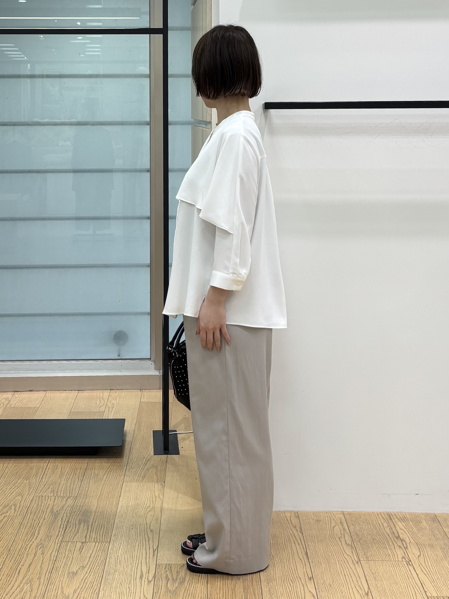 asamiさんの「INDIVI｜【接触冷感/UVケア/夏羽織り/着る日傘】ケープ風ブラウス」を使ったコーディネート