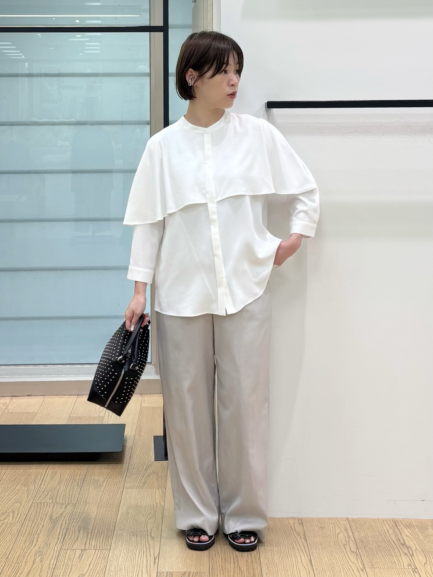 asamiさんの「INDIVI｜【接触冷感/UVケア/夏羽織り/着る日傘】ケープ風ブラウス」を使ったコーディネート