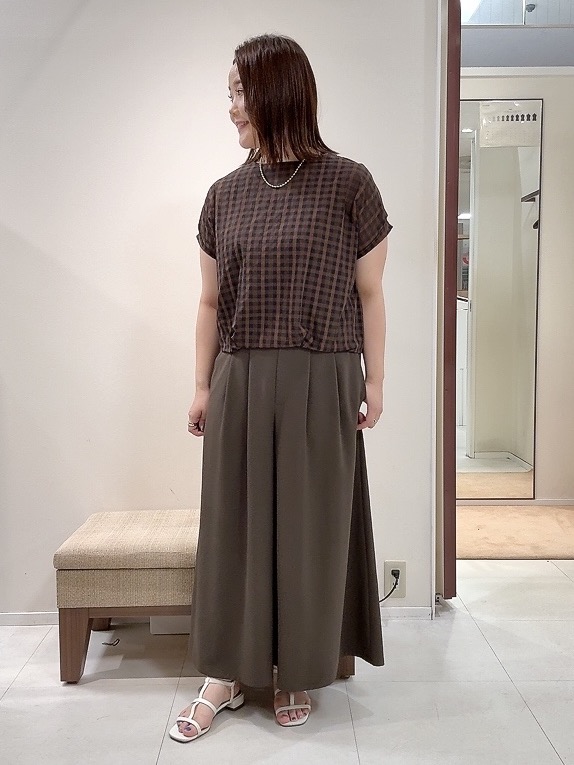 YUIさんの「UNTITLED｜シアーチェックブラウス」を使ったコーディネート