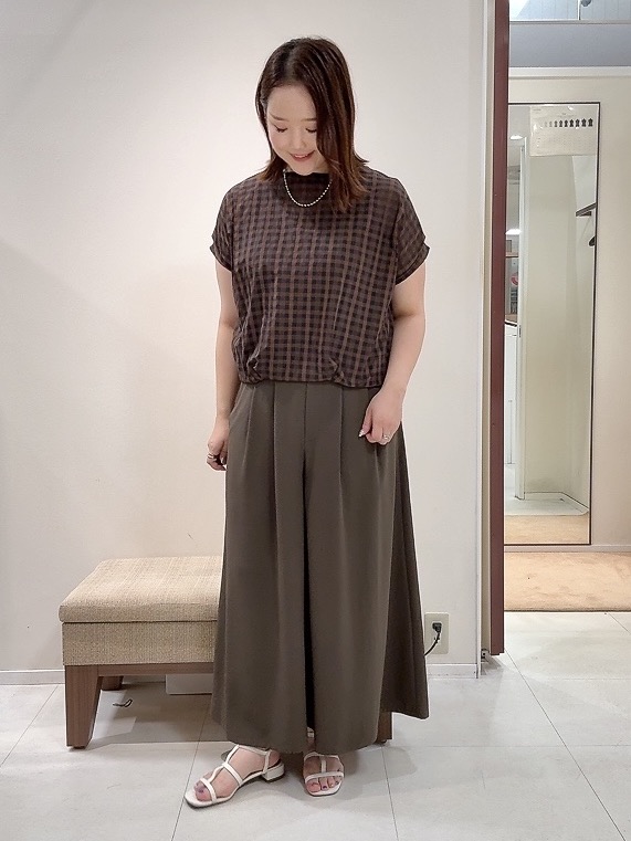 YUIさんの「UNTITLED｜シアーチェックブラウス」を使ったコーディネート