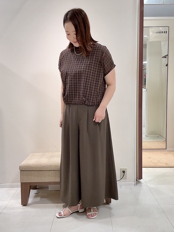 YUIさんの「UNTITLED｜シアーチェックブラウス」を使ったコーディネート