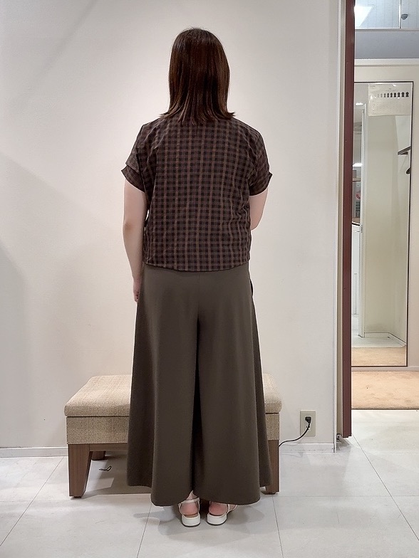 YUIさんの「UNTITLED｜シアーチェックブラウス」を使ったコーディネート