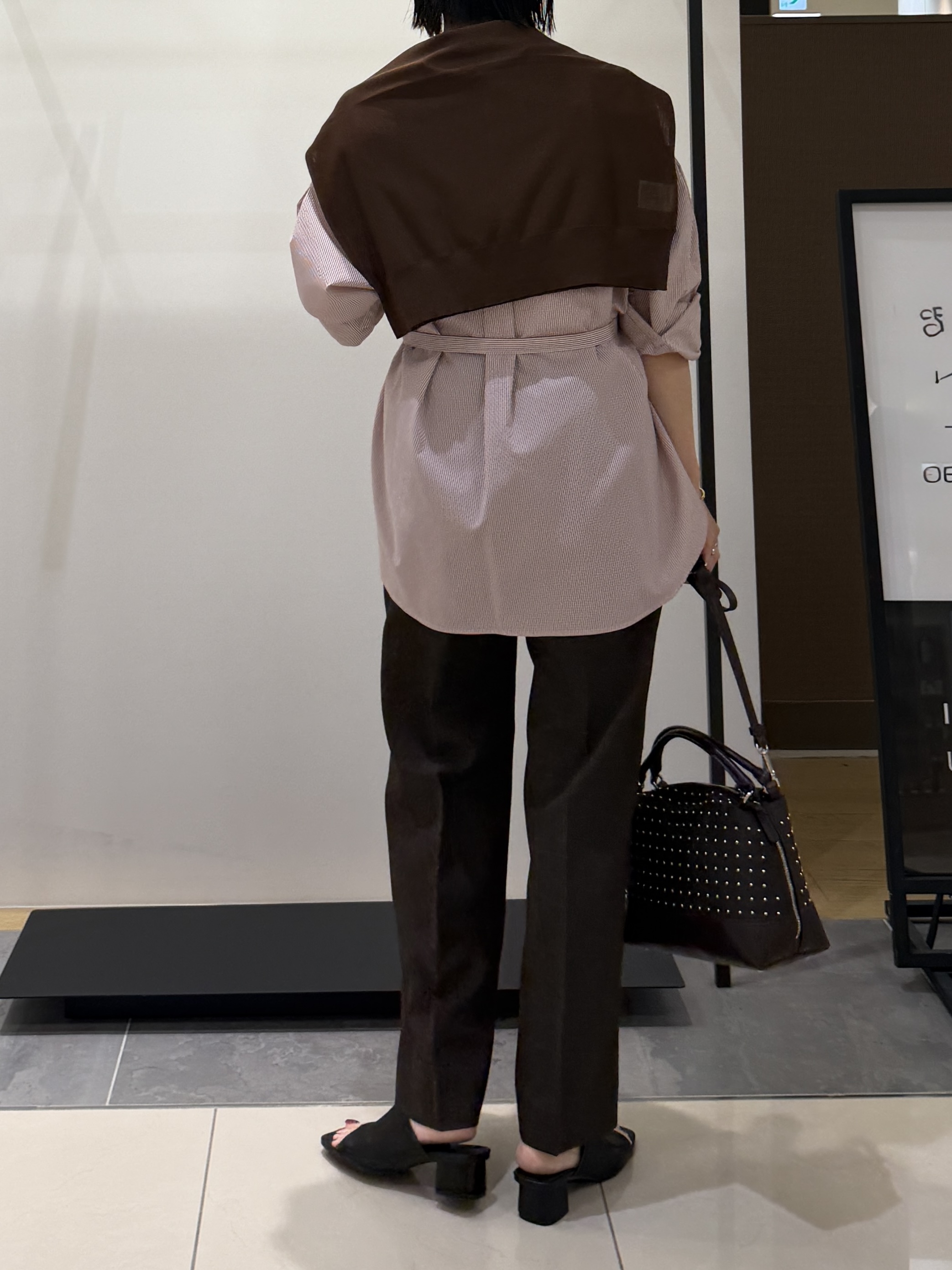 shihoさんの「INDIVI｜【体型カバー／洗える】シアードルマンニット」を使ったコーディネート