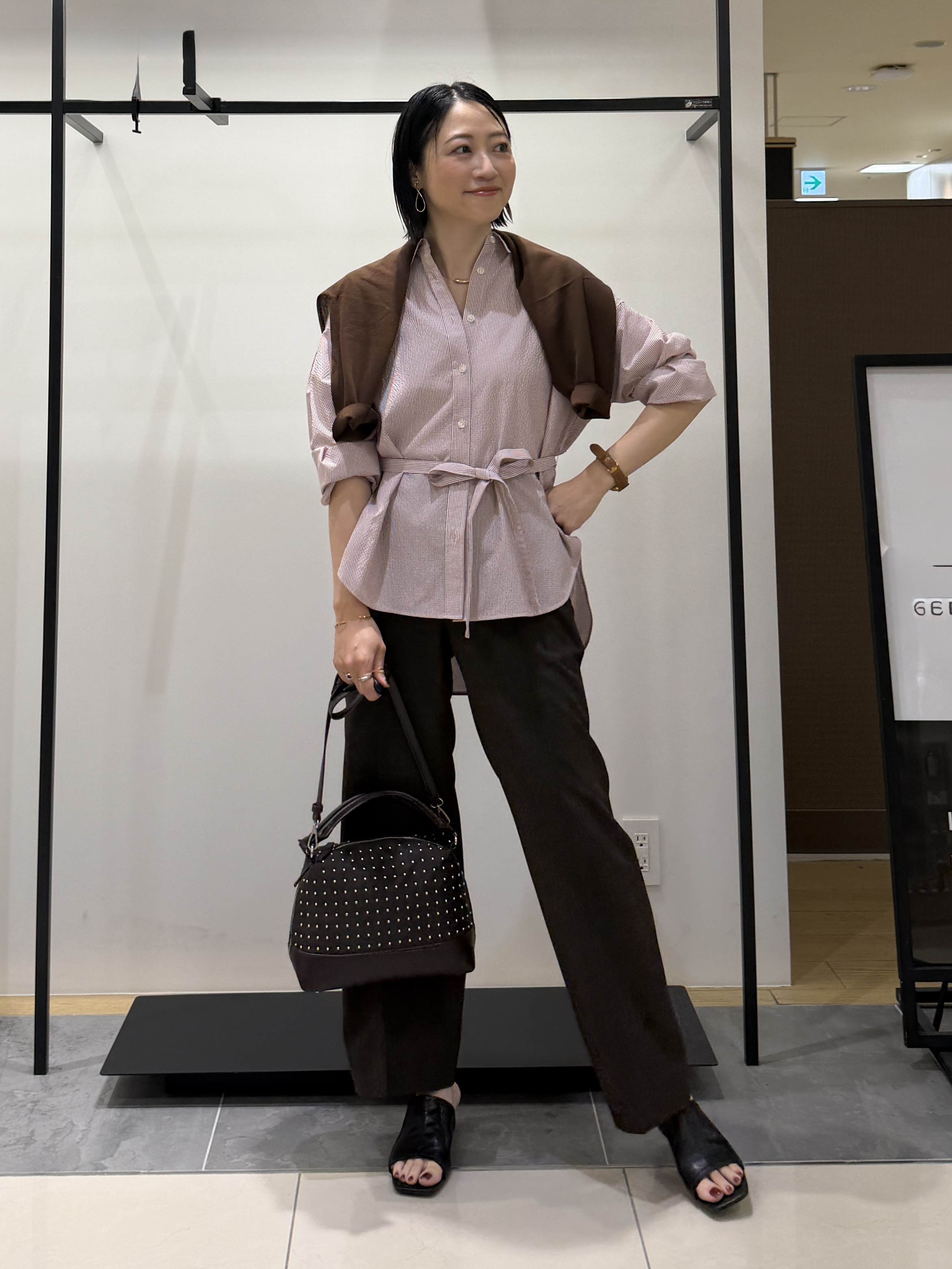 shihoさんの「INDIVI｜【体型カバー／洗える】シアードルマンニット」を使ったコーディネート