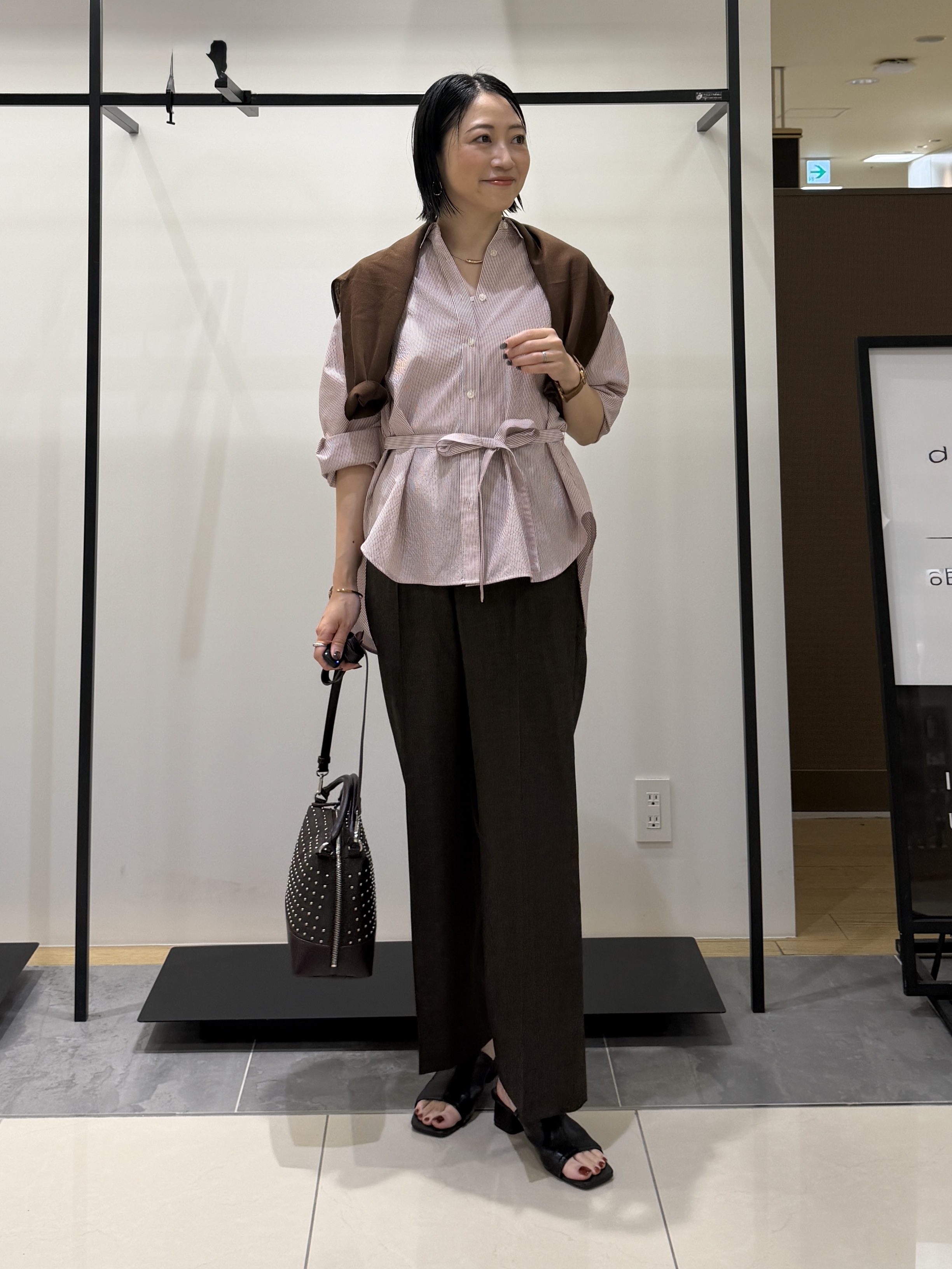 shihoさんの「INDIVI｜【体型カバー／洗える】シアードルマンニット」を使ったコーディネート