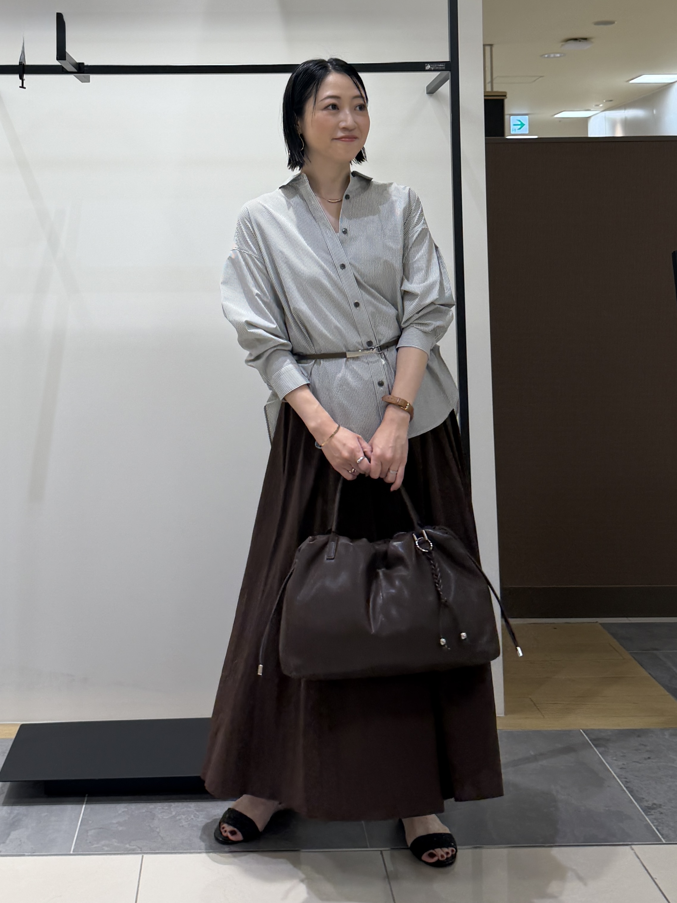 shihoさんの「INDIVI｜【撥水／裏地なし軽量】ギャザーボリュームスカート」を使ったコーディネート