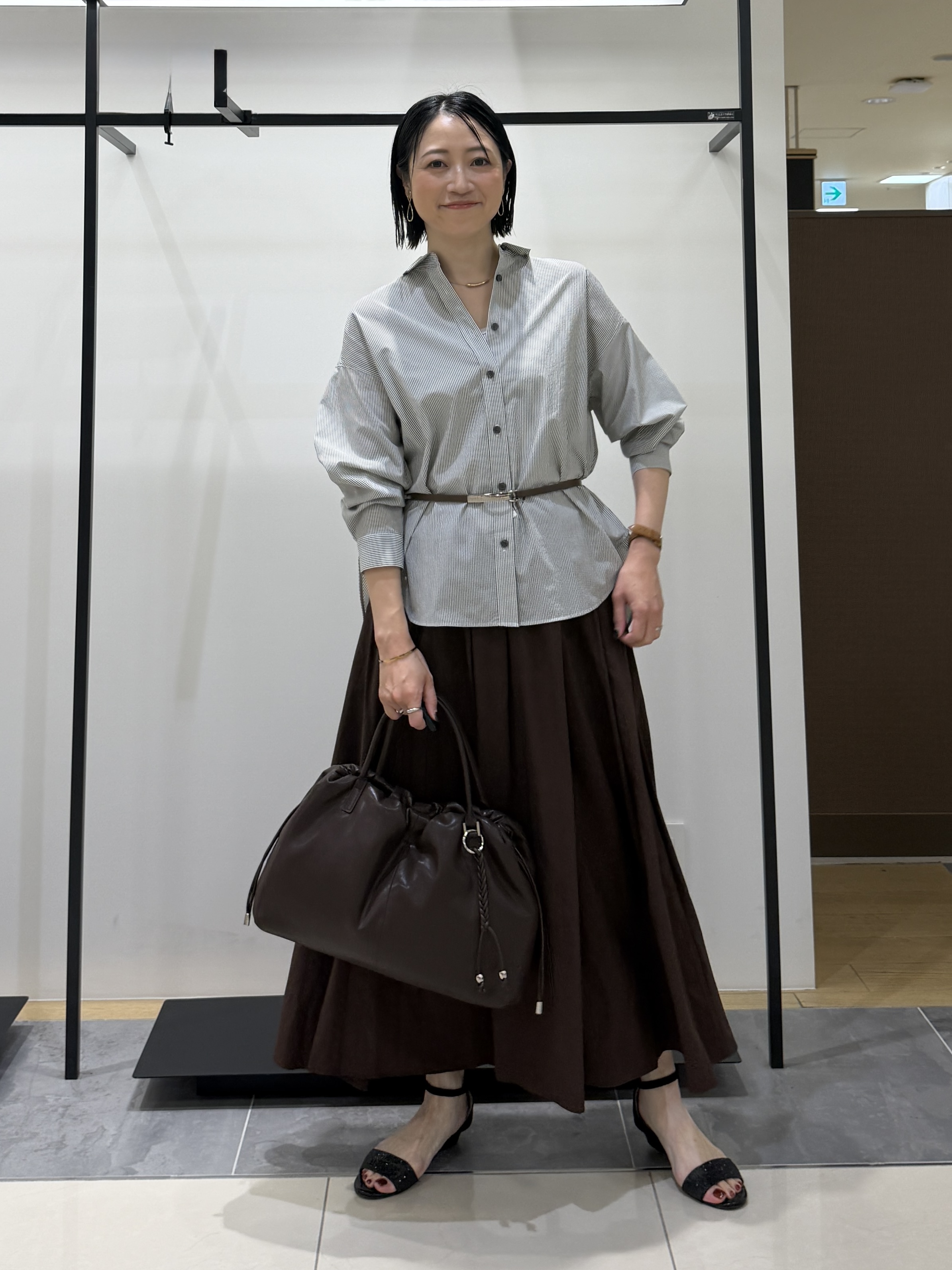 shihoさんの「INDIVI｜【撥水／裏地なし軽量】ギャザーボリュームスカート」を使ったコーディネート