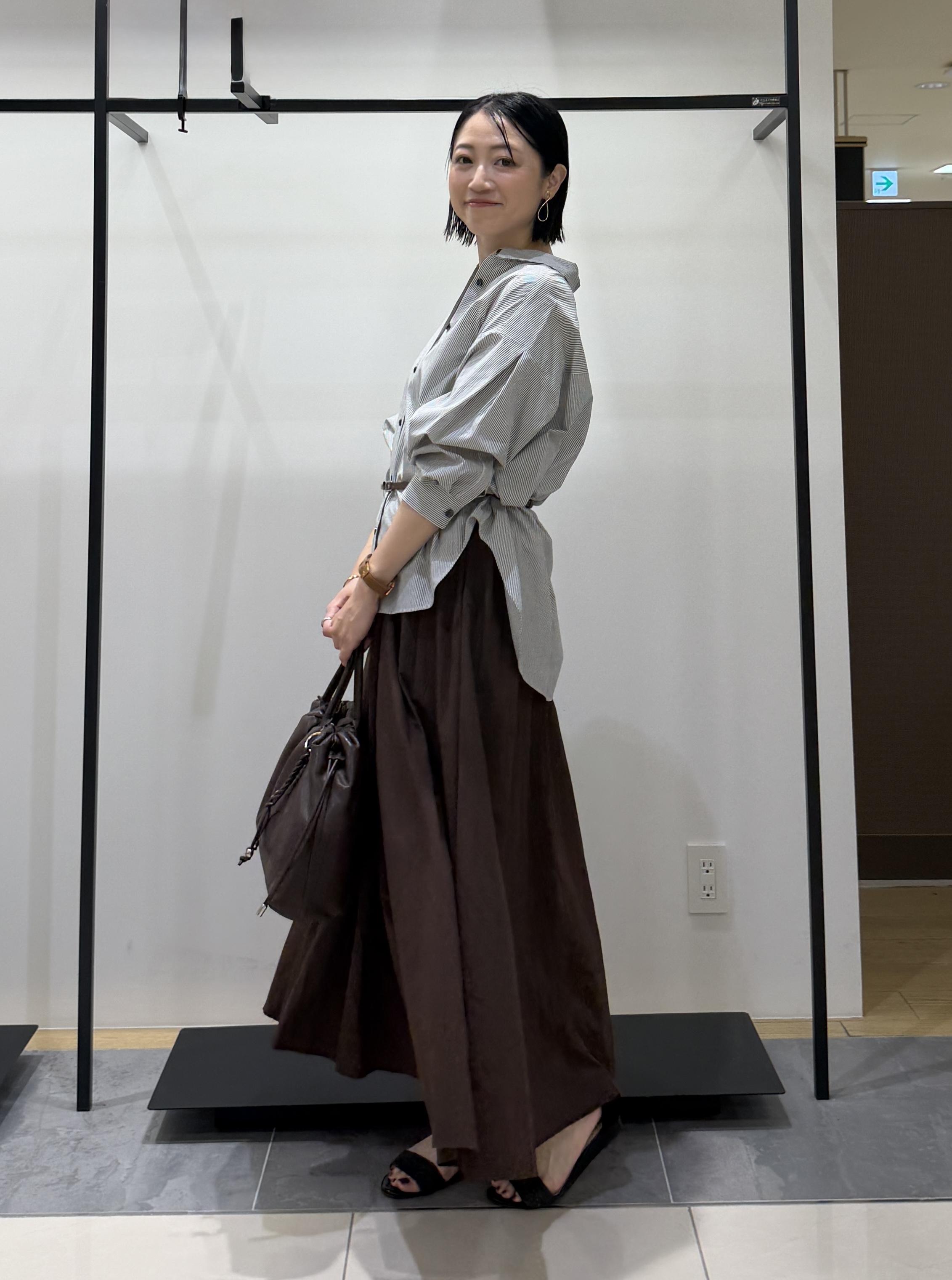 shihoさんの「INDIVI｜【撥水／裏地なし軽量】ギャザーボリュームスカート」を使ったコーディネート