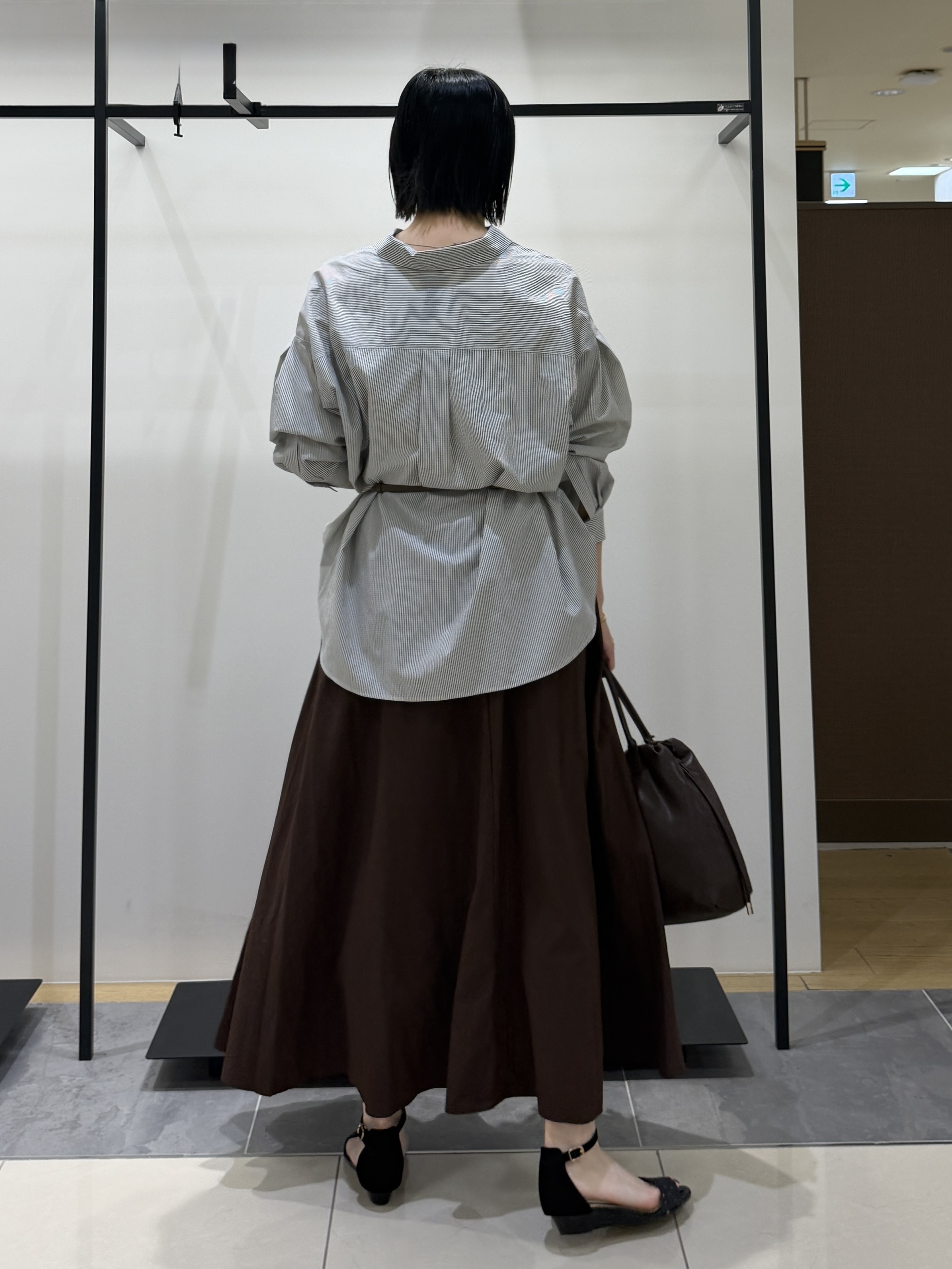 shihoさんの「INDIVI｜【撥水／裏地なし軽量】ギャザーボリュームスカート」を使ったコーディネート