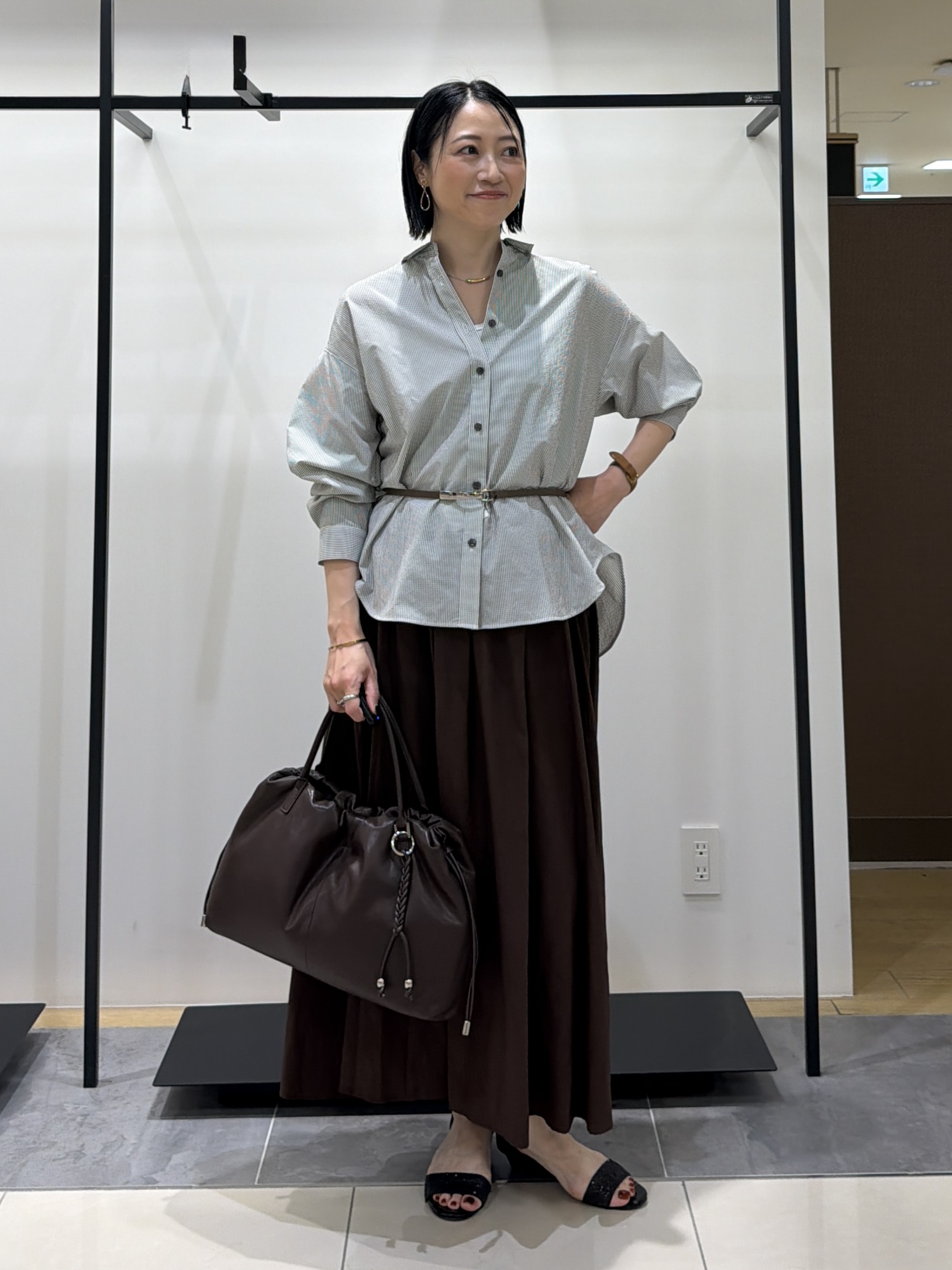 shihoさんの「INDIVI｜【撥水／裏地なし軽量】ギャザーボリュームスカート」を使ったコーディネート