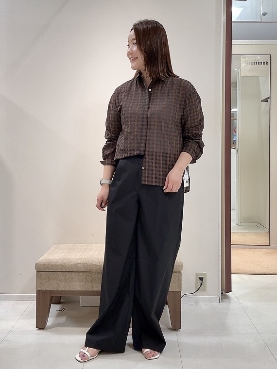 YUIさんの「UNTITLED｜シアーチェックシャツブラウス」を使ったコーディネート