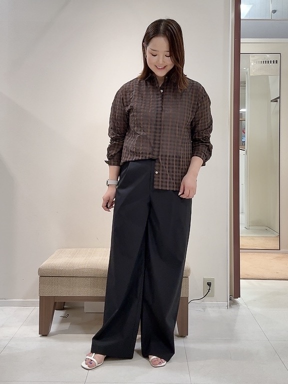 YUIさんの「UNTITLED｜シアーチェックシャツブラウス」を使ったコーディネート